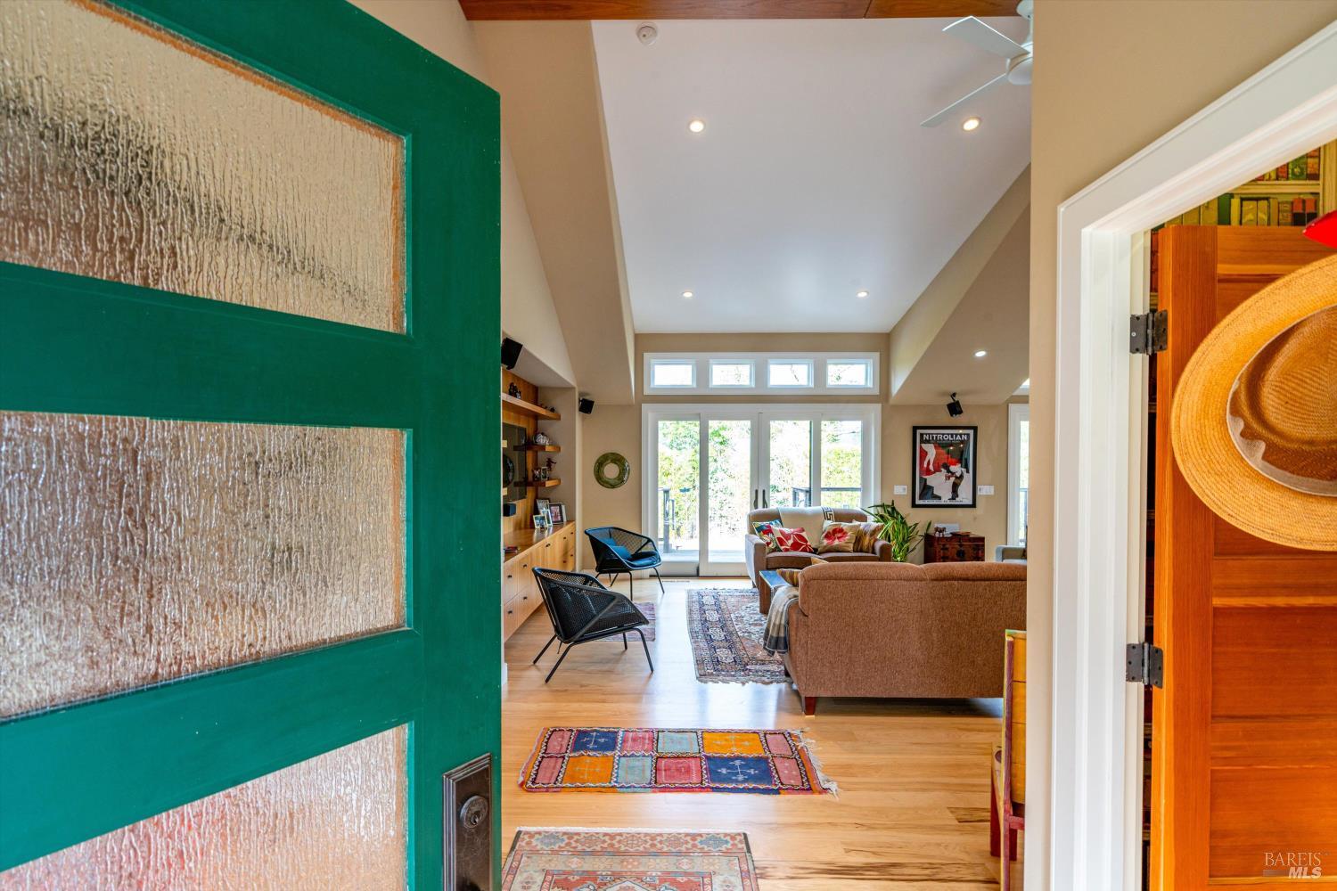 Detail Gallery Image 4 of 21 For 1675 Sylvaner Ave, Saint Helena,  CA 94574 - 2 Beds | 2/1 Baths