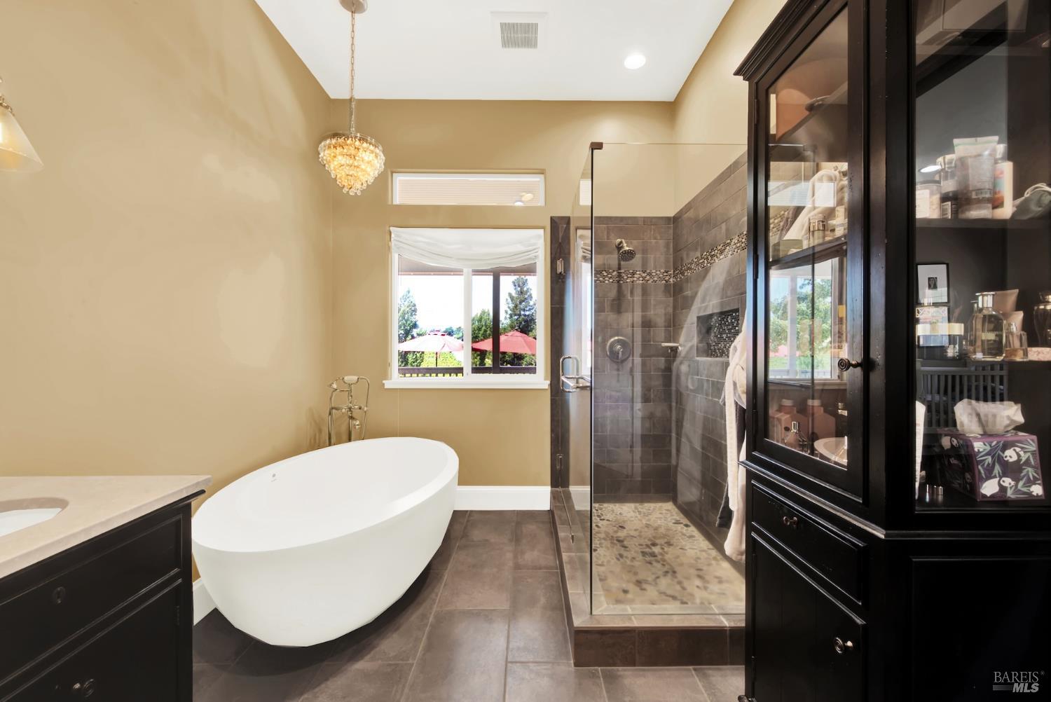 Detail Gallery Image 7 of 34 For 1597 Estee Ave, Napa,  CA 94558 - 4 Beds | 2 Baths