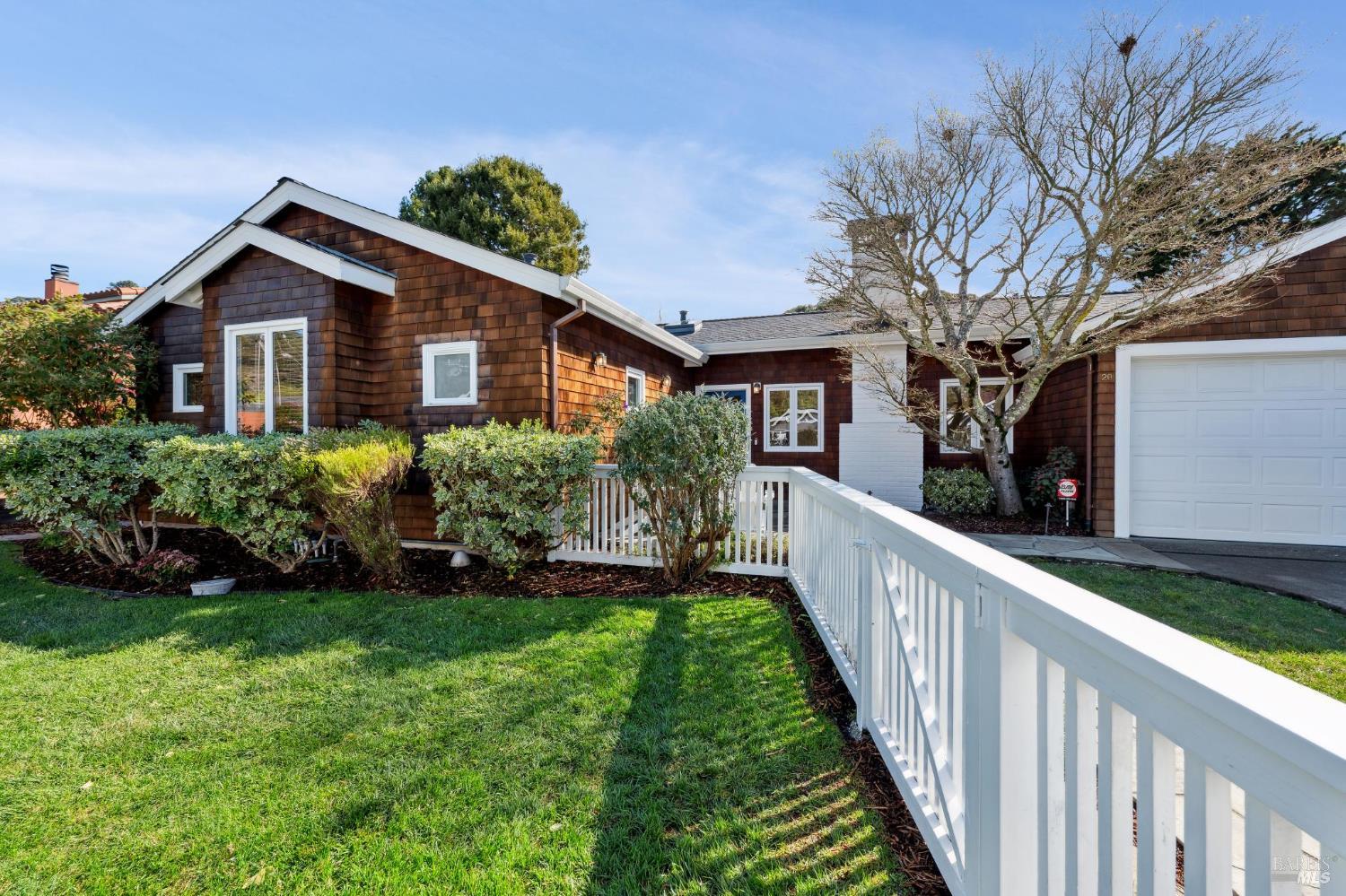 Detail Gallery Image 3 of 64 For 20 Apollo Rd, Tiburon,  CA 94920 - 4 Beds | 2 Baths