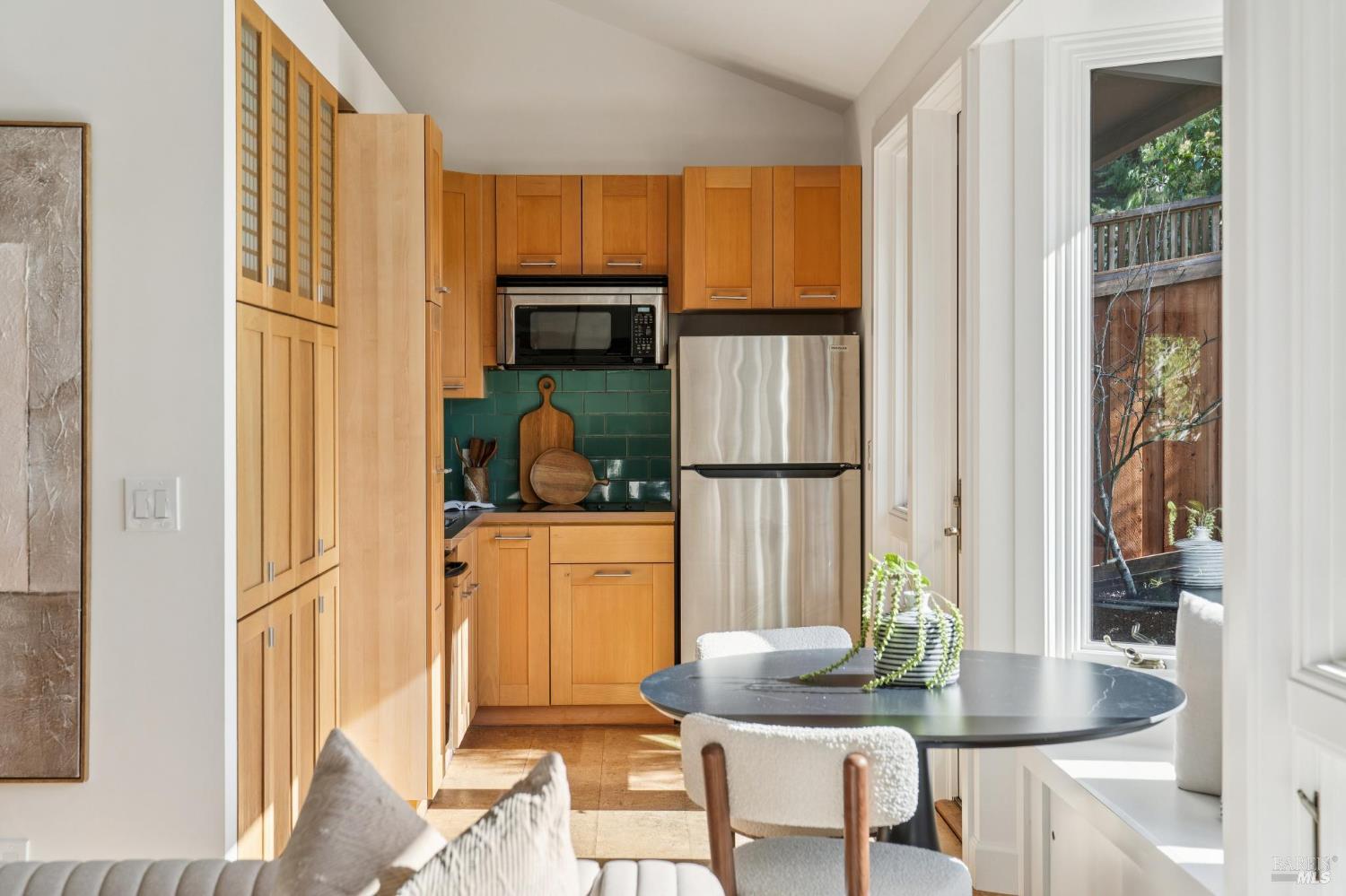 Detail Gallery Image 40 of 50 For 484 Summit Ave, Mill Valley,  CA 94941 - 5 Beds | 3/1 Baths