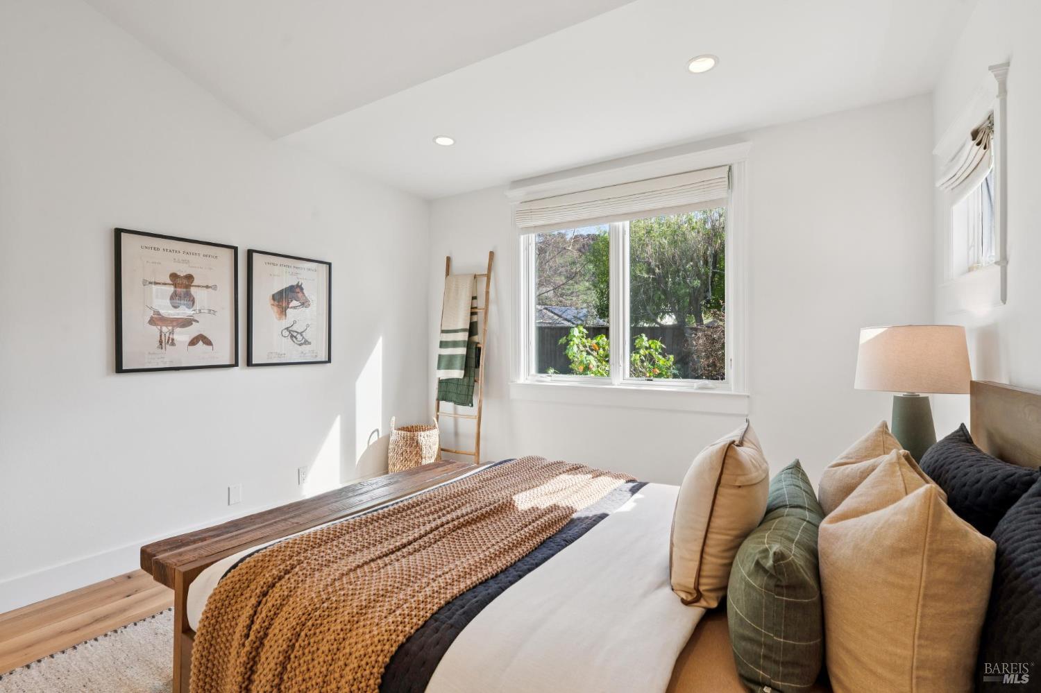 Detail Gallery Image 37 of 64 For 20 Apollo Rd, Tiburon,  CA 94920 - 4 Beds | 2 Baths
