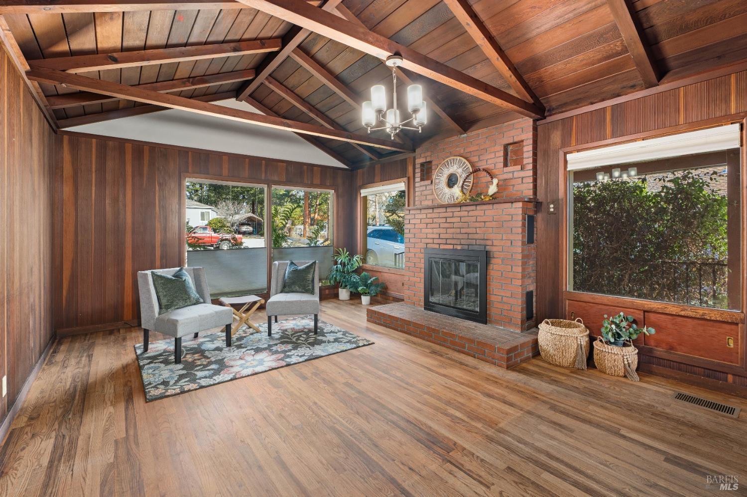 Detail Gallery Image 11 of 25 For 329 Jones St, Ukiah,  CA 95482 - 3 Beds | 2 Baths