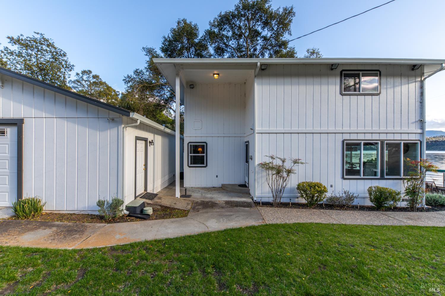 Detail Gallery Image 4 of 48 For 3950 Oakmont Dr, Clearlake,  CA 95422 - 5 Beds | 3/1 Baths