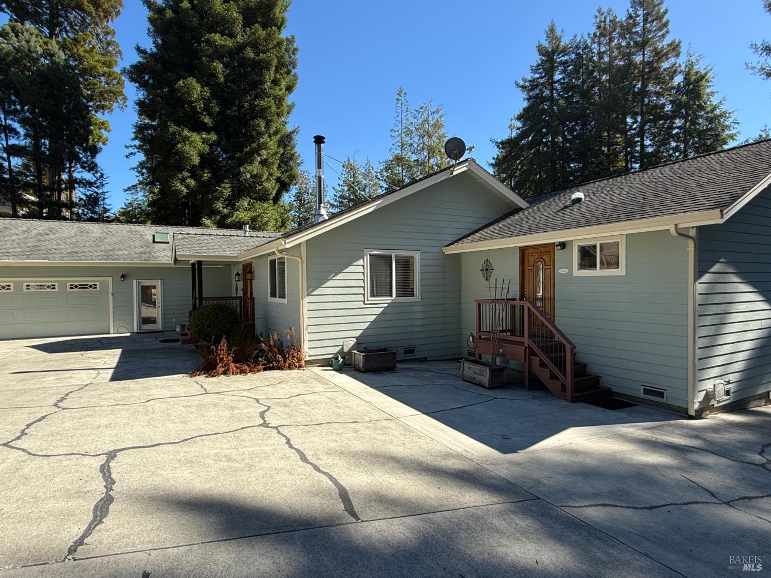 Detail Gallery Image 2 of 21 For 18920 Timberpointe Dr, Fort Bragg,  CA 95437 - 2 Beds | 2/1 Baths