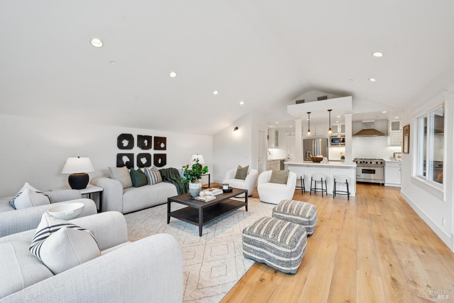 Detail Gallery Image 25 of 64 For 20 Apollo Rd, Tiburon,  CA 94920 - 4 Beds | 2 Baths