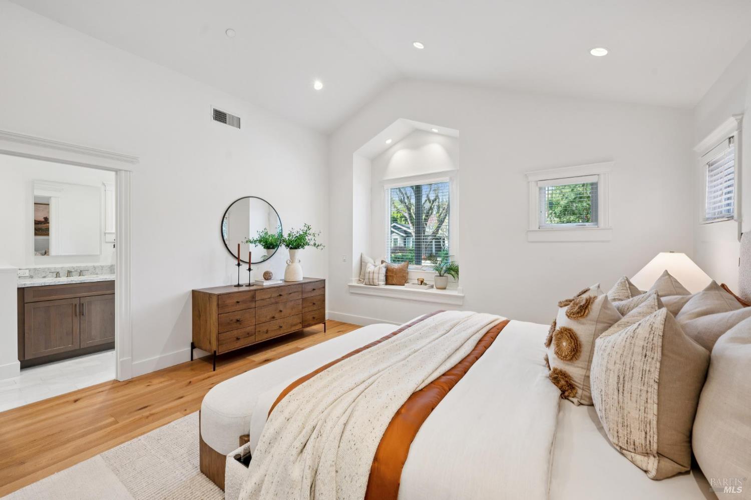 Detail Gallery Image 29 of 64 For 20 Apollo Rd, Tiburon,  CA 94920 - 4 Beds | 2 Baths