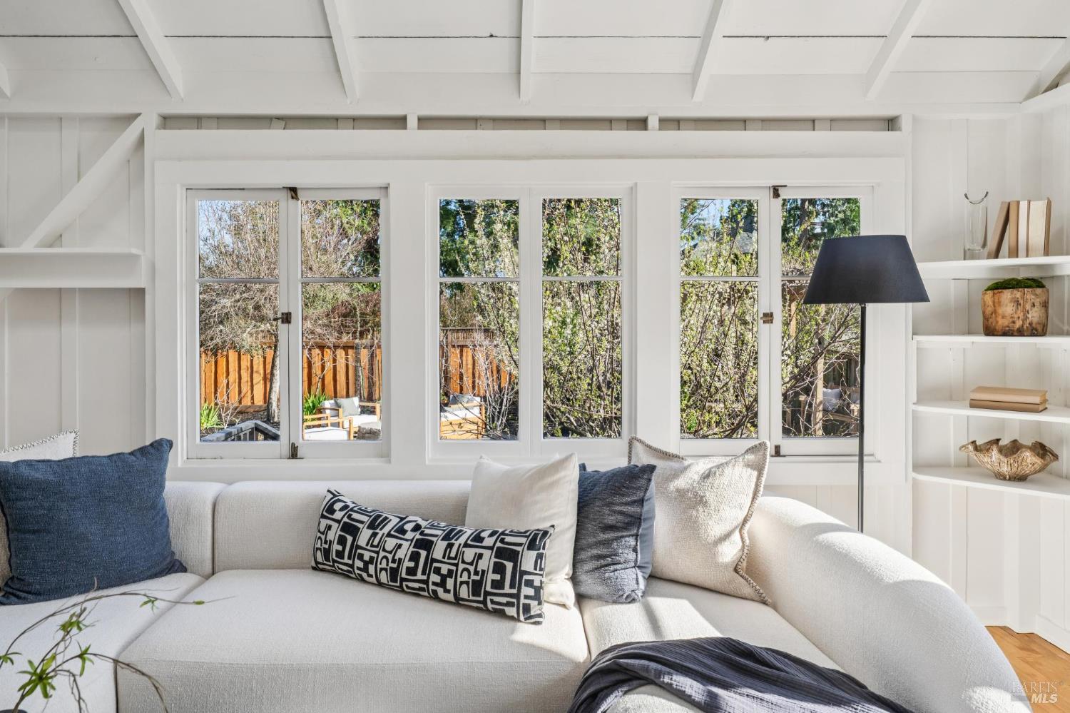 Detail Gallery Image 23 of 50 For 484 Summit Ave, Mill Valley,  CA 94941 - 5 Beds | 3/1 Baths