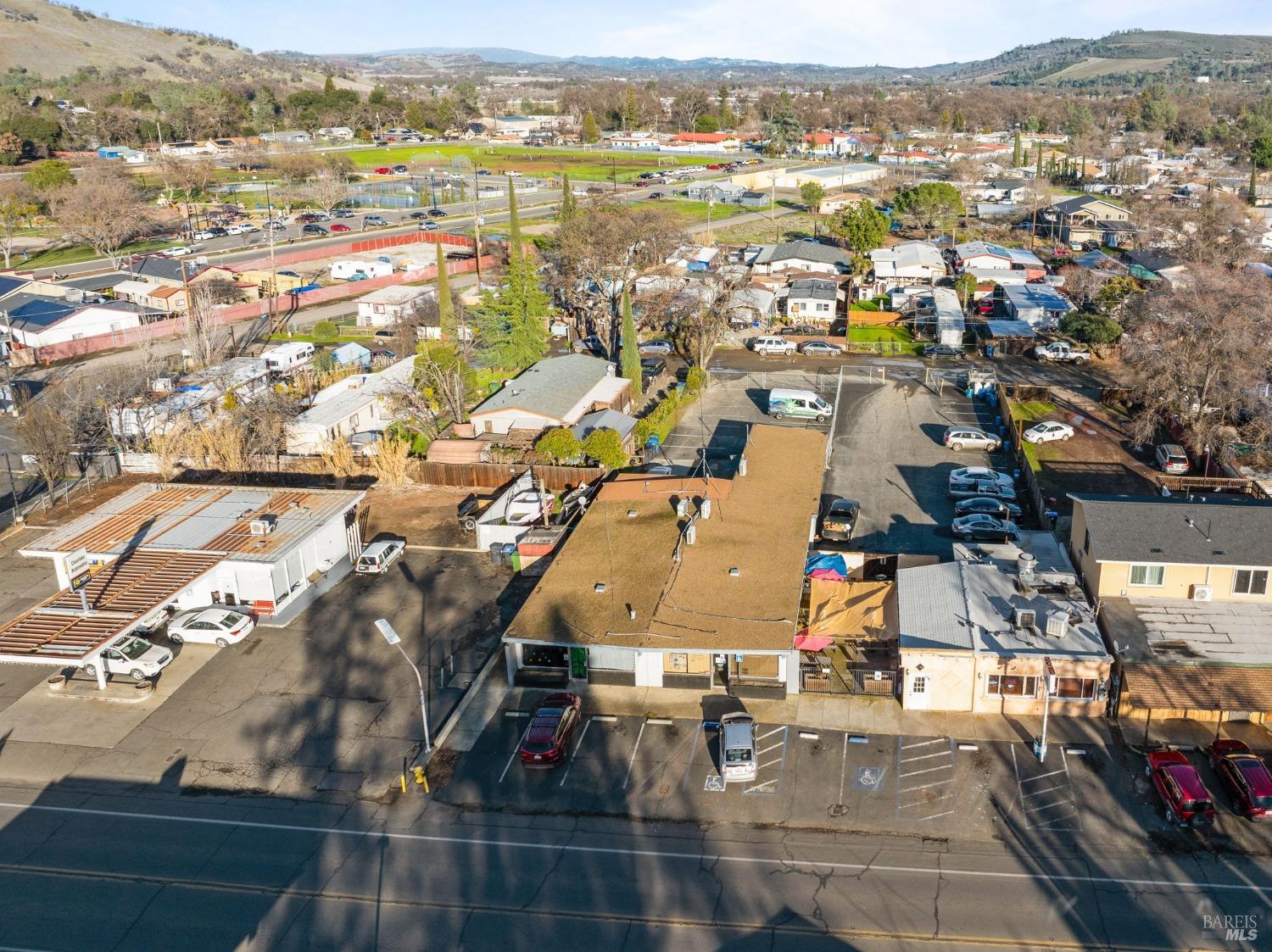 Detail Gallery Image 4 of 36 For 14092 Lakeshore Dr, Clearlake,  CA 95422 - – Beds | – Baths