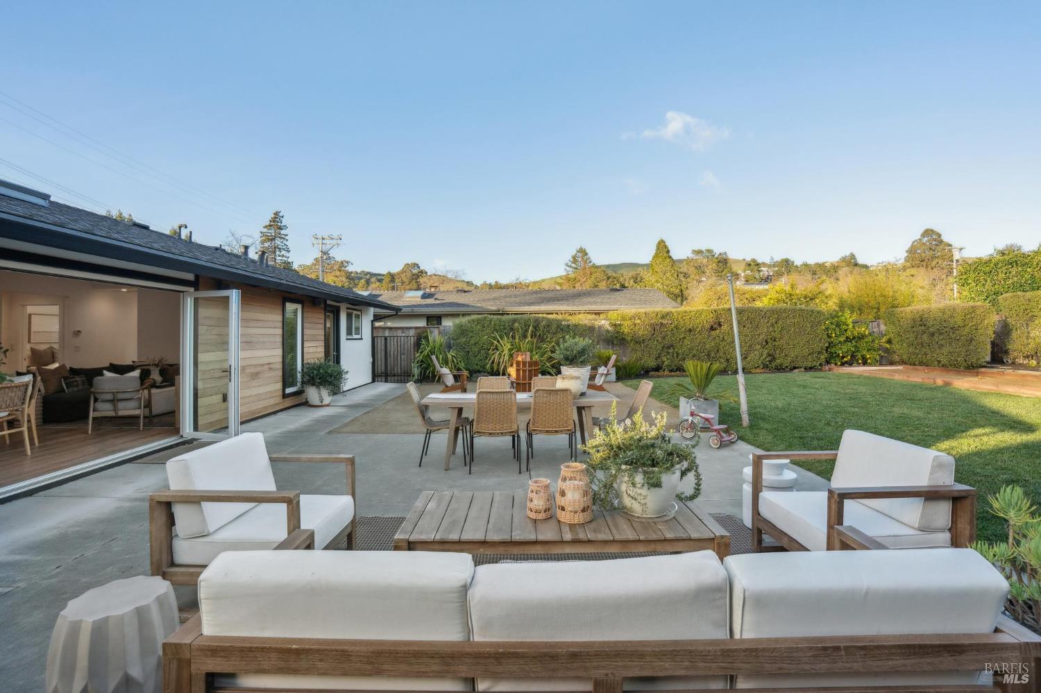 Detail Gallery Image 5 of 54 For 122 Blackfield Dr, Tiburon,  CA 94920 - 2 Beds | 2 Baths