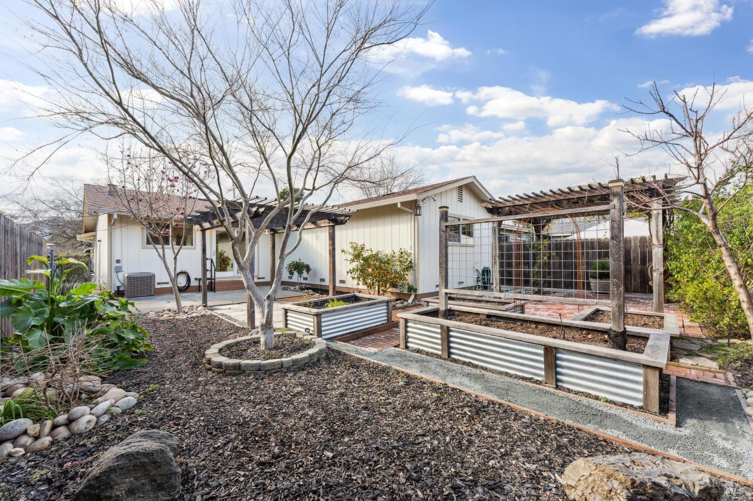 Detail Gallery Image 45 of 59 For 18023 Mulberry Ave, Sonoma,  CA 95476 - 2 Beds | 1 Baths