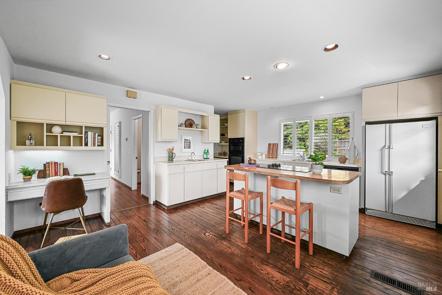 Detail Gallery Image 16 of 47 For 260 Blackfield Dr, Tiburon,  CA 94920 - 4 Beds | 2/1 Baths
