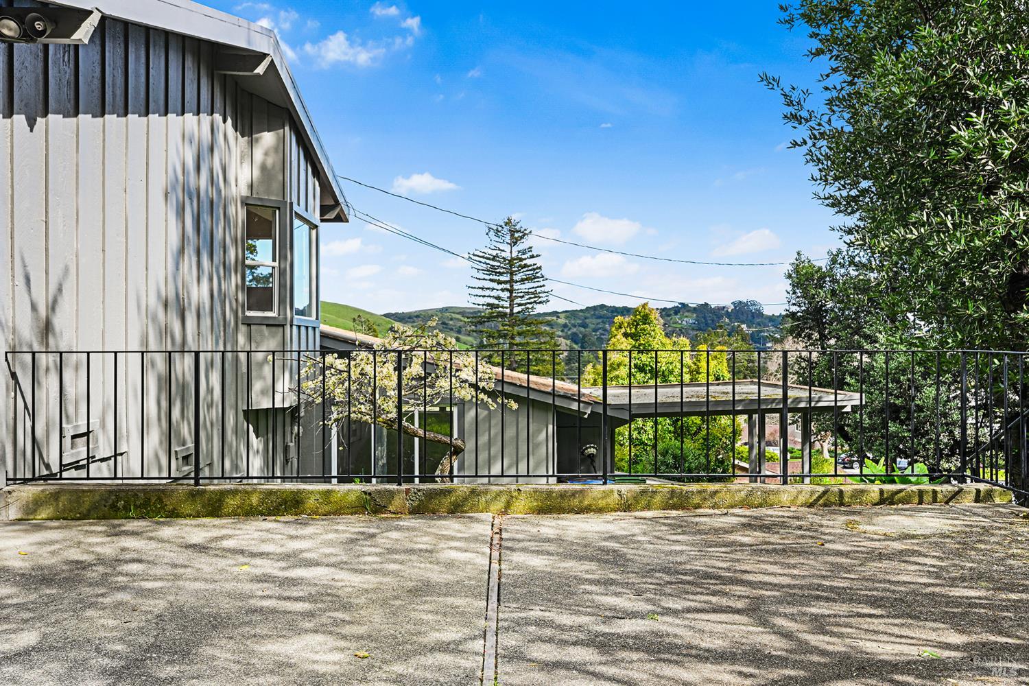 Detail Gallery Image 59 of 65 For 11 Hollyhock Ct, Mill Valley,  CA 94941 - 4 Beds | 2/1 Baths