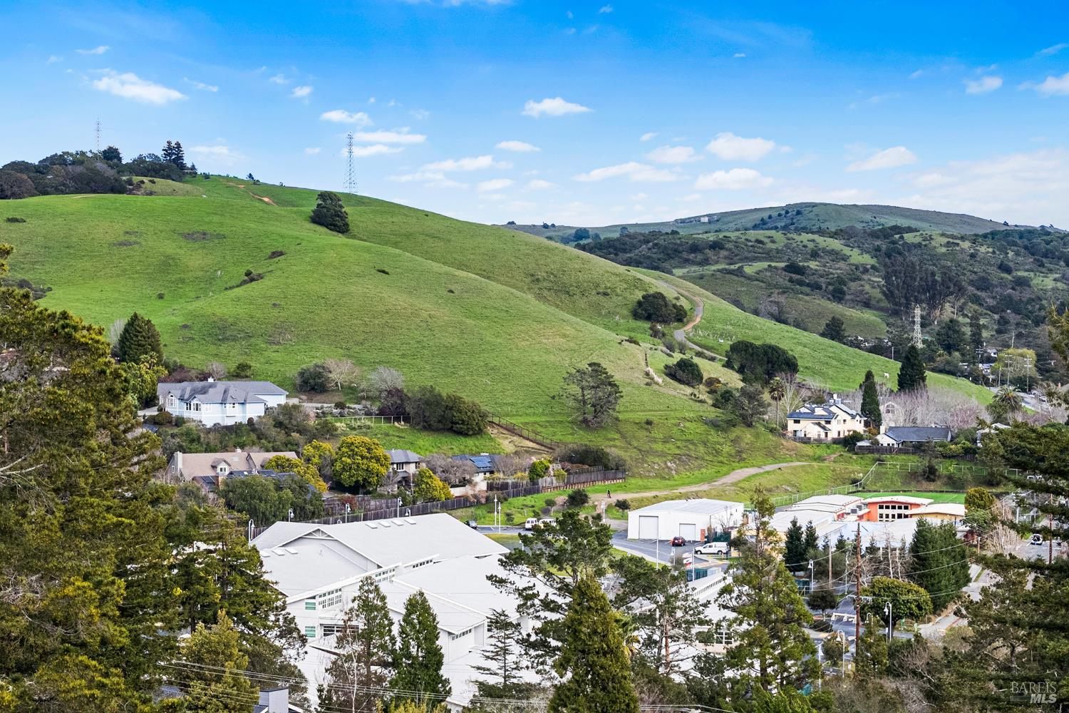 Detail Gallery Image 5 of 65 For 11 Hollyhock Ct, Mill Valley,  CA 94941 - 4 Beds | 2/1 Baths