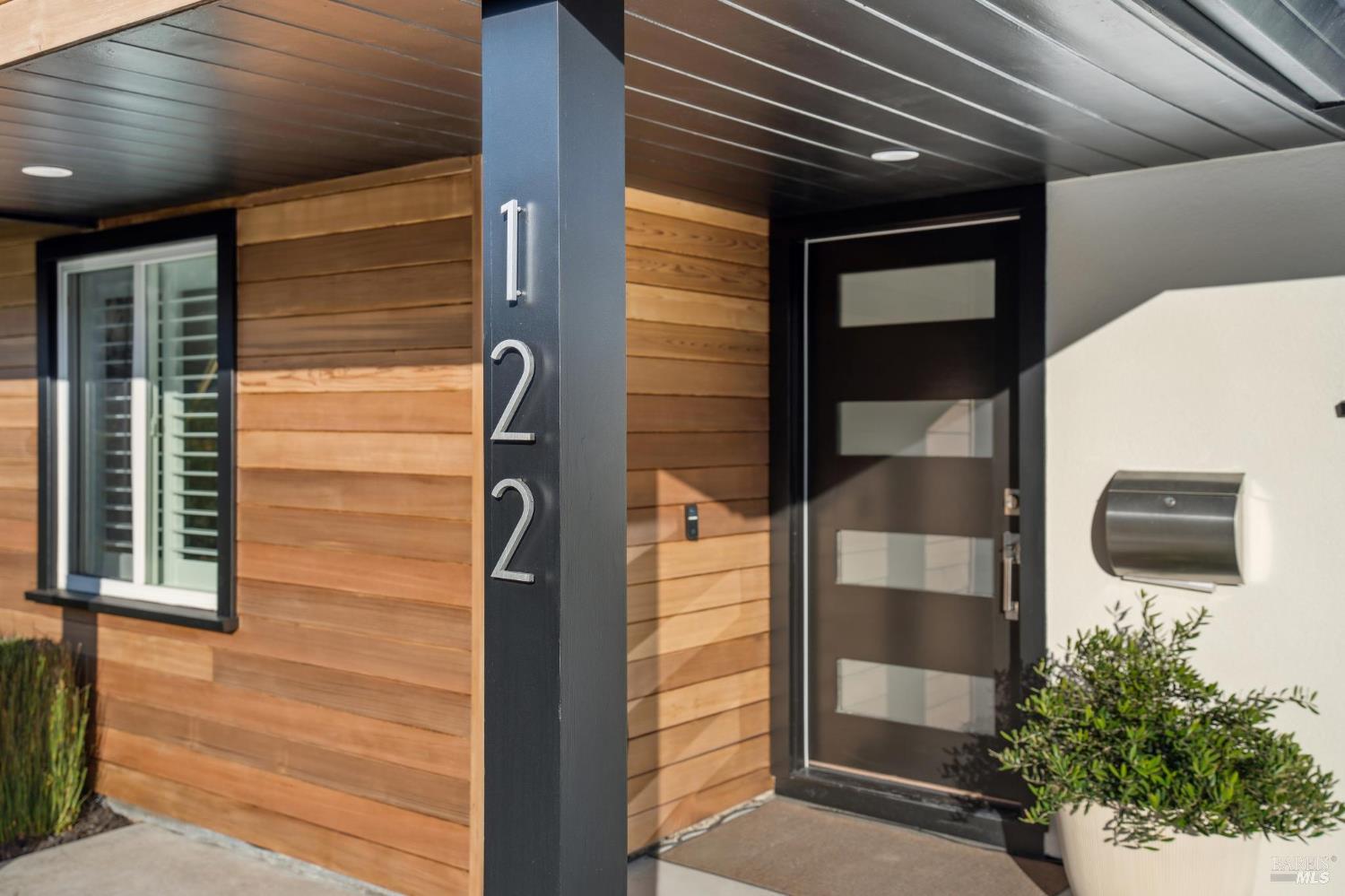 Detail Gallery Image 51 of 54 For 122 Blackfield Dr, Tiburon,  CA 94920 - 2 Beds | 2 Baths