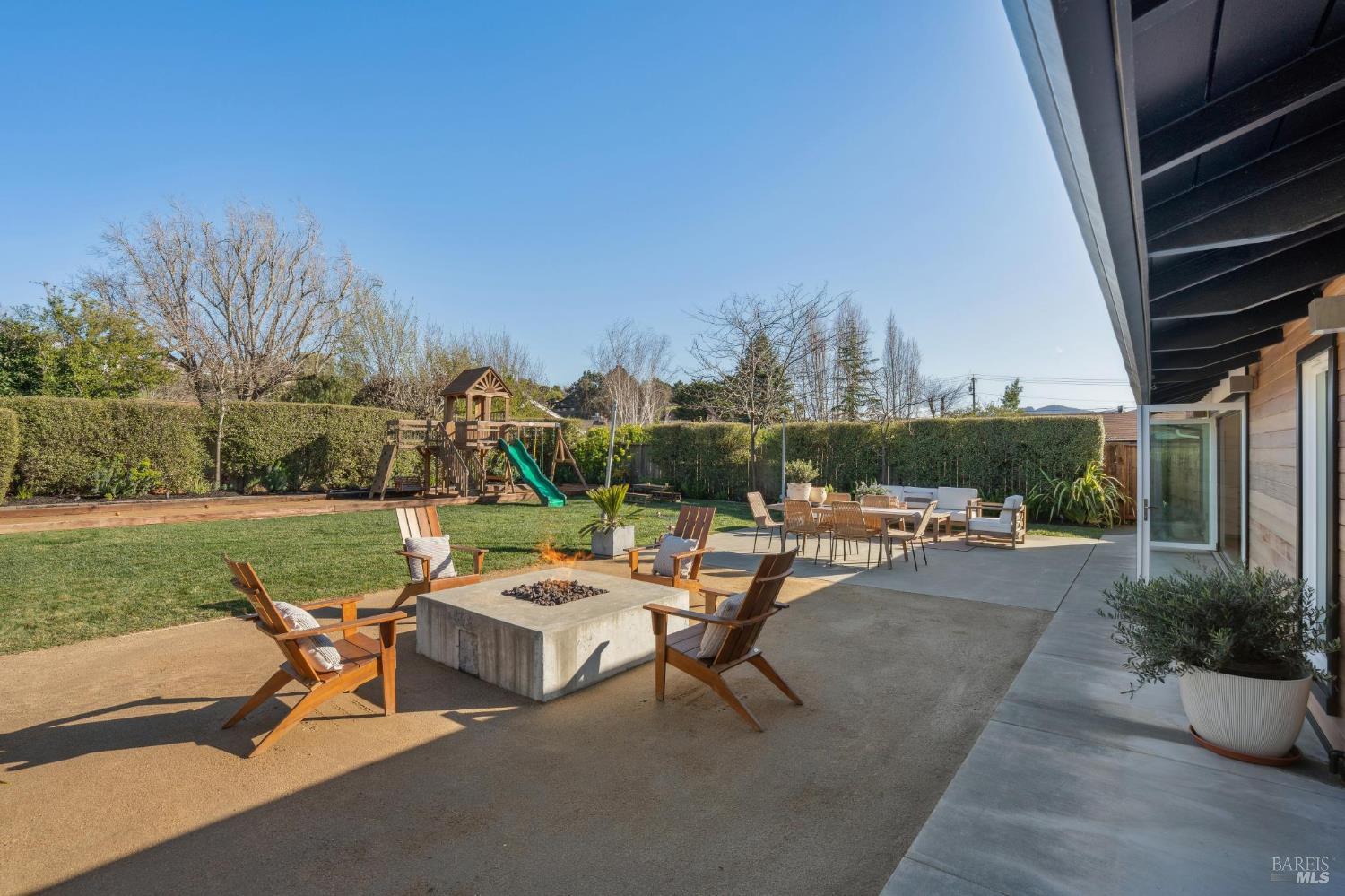 Detail Gallery Image 37 of 54 For 122 Blackfield Dr, Tiburon,  CA 94920 - 2 Beds | 2 Baths