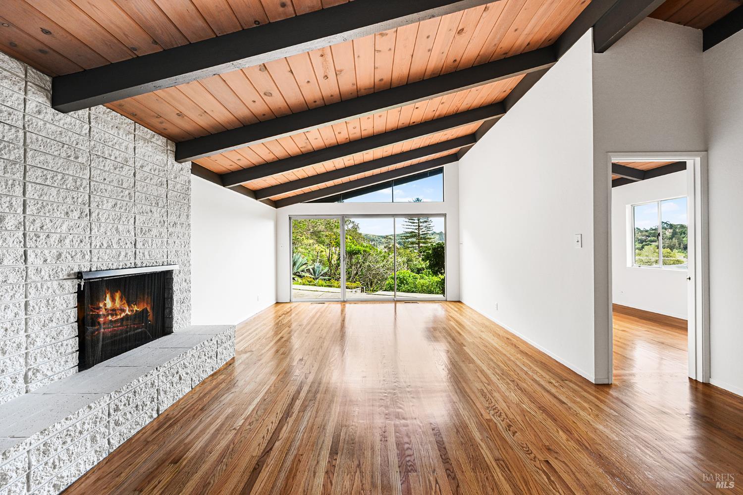 Detail Gallery Image 11 of 65 For 11 Hollyhock Ct, Mill Valley,  CA 94941 - 4 Beds | 2/1 Baths