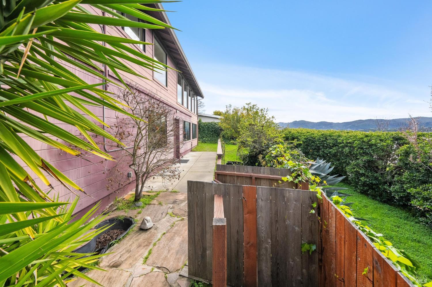 Detail Gallery Image 49 of 51 For 532 Virginia Dr, Tiburon,  CA 94920 - 2 Beds | 1 Baths