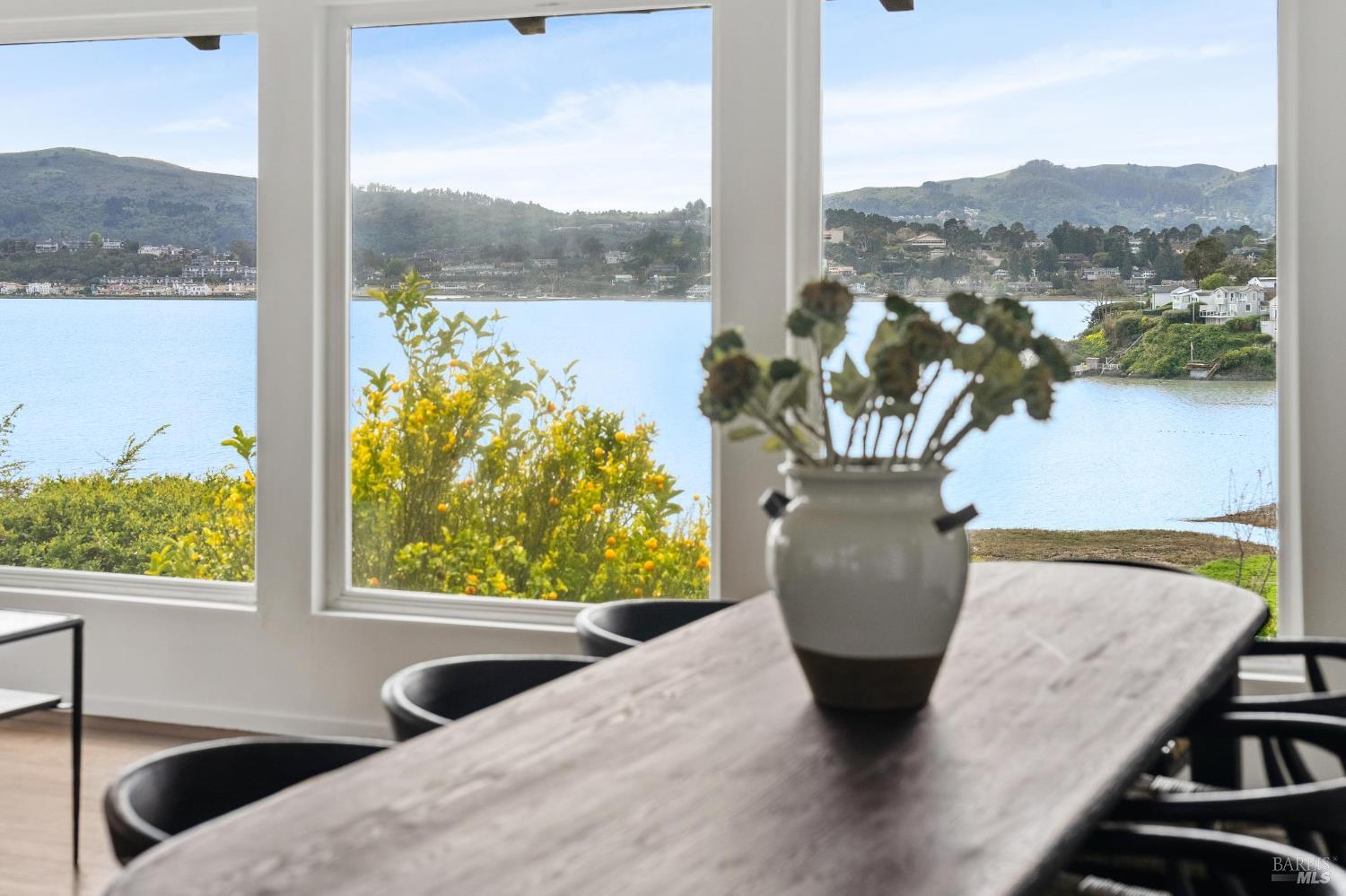 Detail Gallery Image 13 of 51 For 532 Virginia Dr, Tiburon,  CA 94920 - 2 Beds | 1 Baths