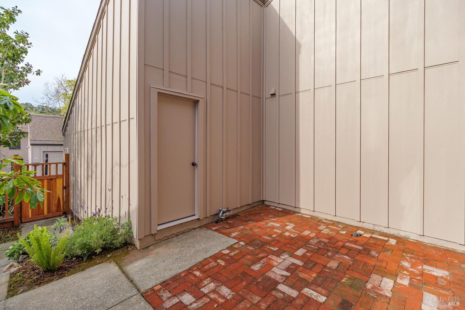 Detail Gallery Image 24 of 27 For 19 Burdell Ct, Novato,  CA 94949 - 2 Beds | 1/1 Baths