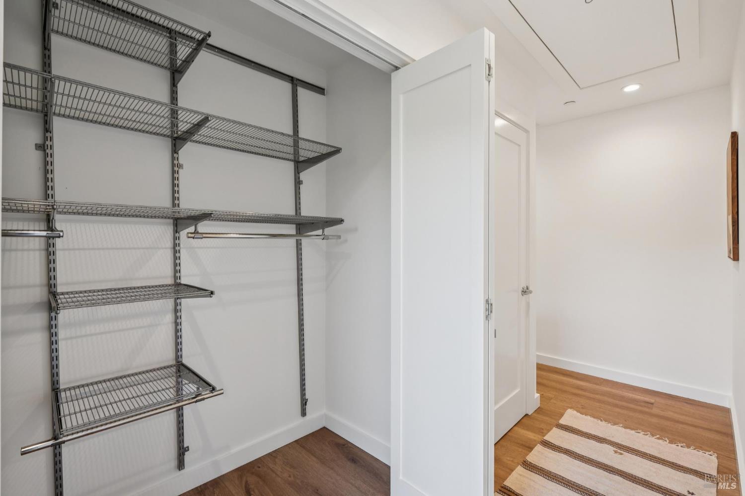 Detail Gallery Image 31 of 54 For 122 Blackfield Dr, Tiburon,  CA 94920 - 2 Beds | 2 Baths