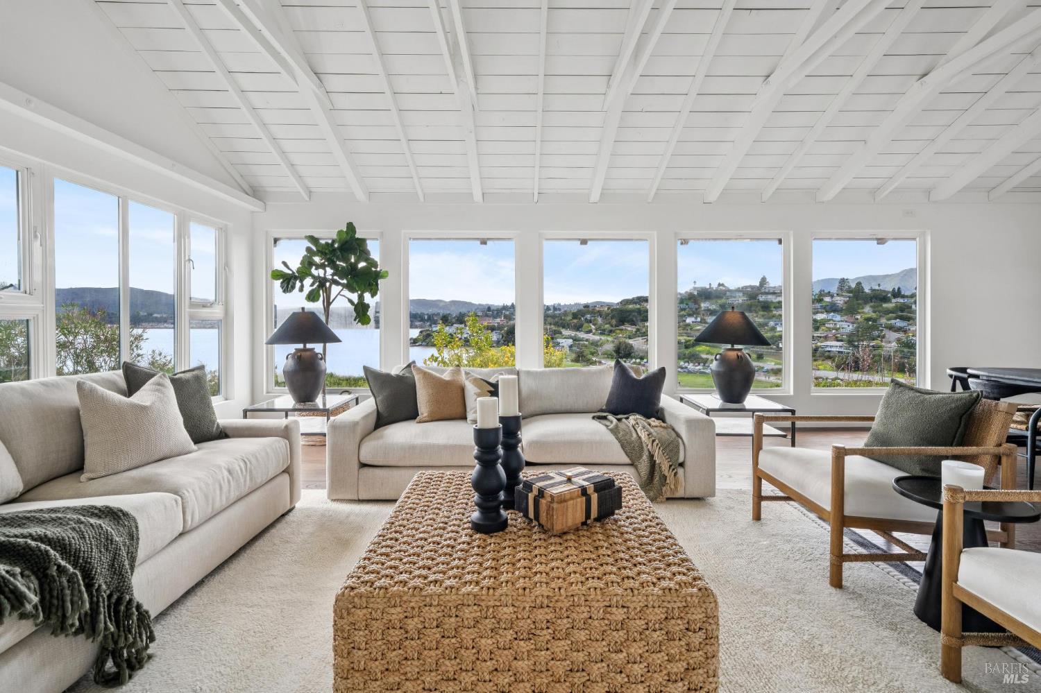 Detail Gallery Image 8 of 51 For 532 Virginia Dr, Tiburon,  CA 94920 - 2 Beds | 1 Baths