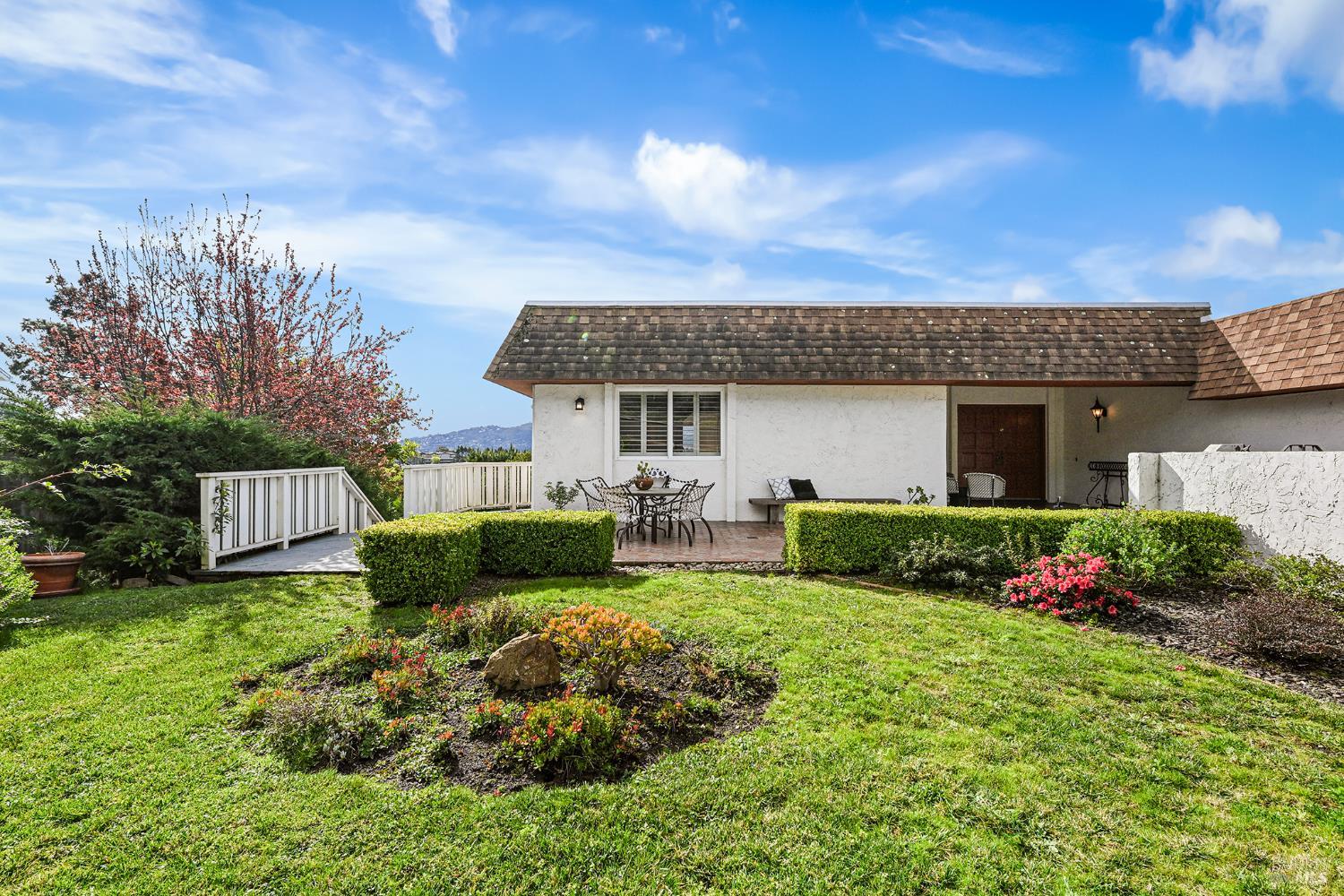 Detail Gallery Image 39 of 47 For 260 Blackfield Dr, Tiburon,  CA 94920 - 4 Beds | 2/1 Baths