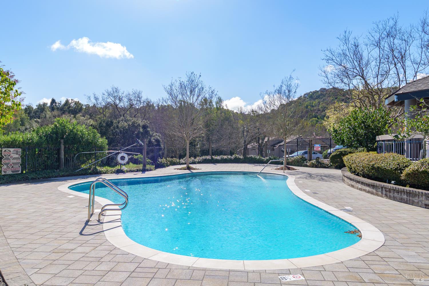 Detail Gallery Image 26 of 27 For 19 Burdell Ct, Novato,  CA 94949 - 2 Beds | 1/1 Baths