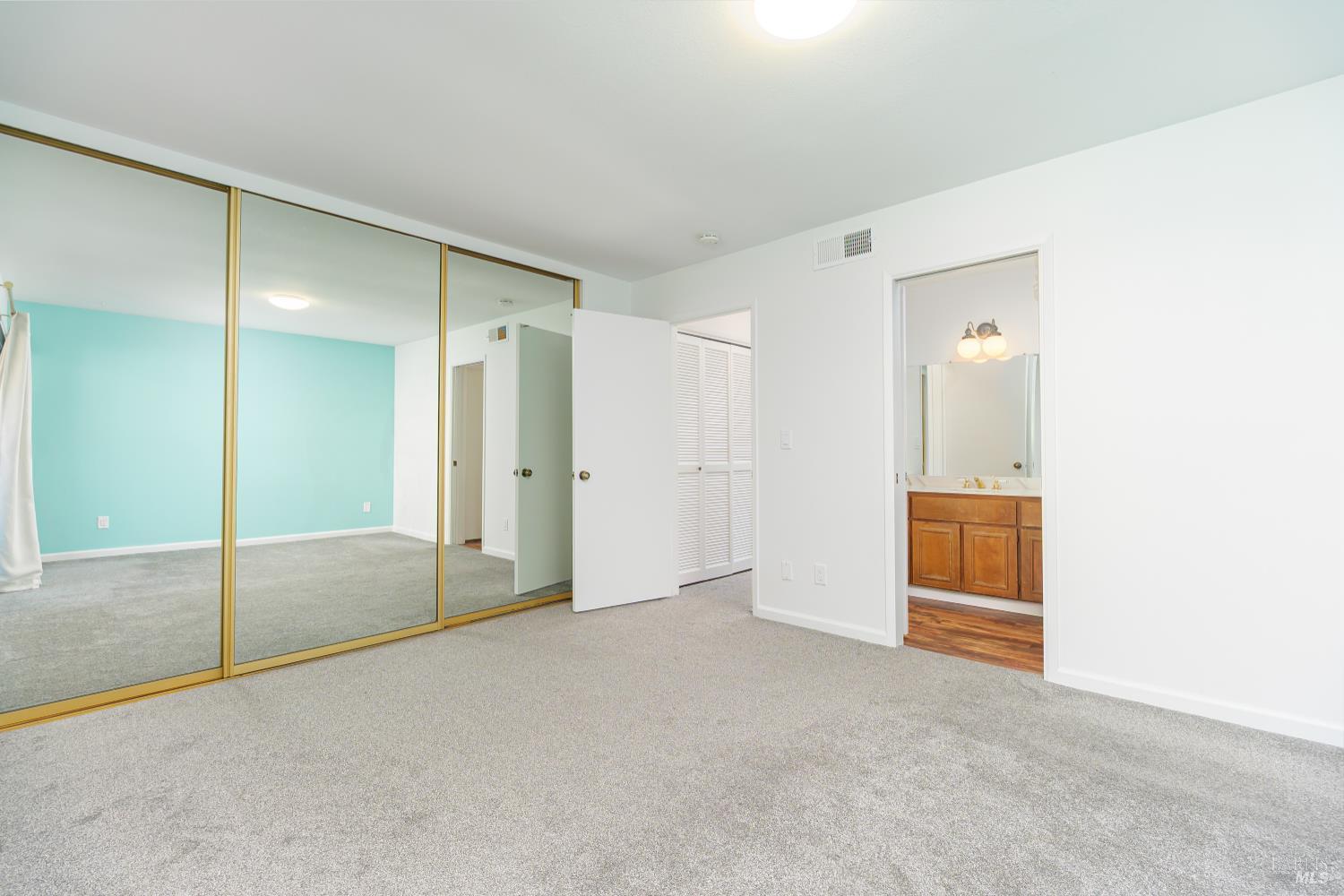 Detail Gallery Image 15 of 27 For 19 Burdell Ct, Novato,  CA 94949 - 2 Beds | 1/1 Baths