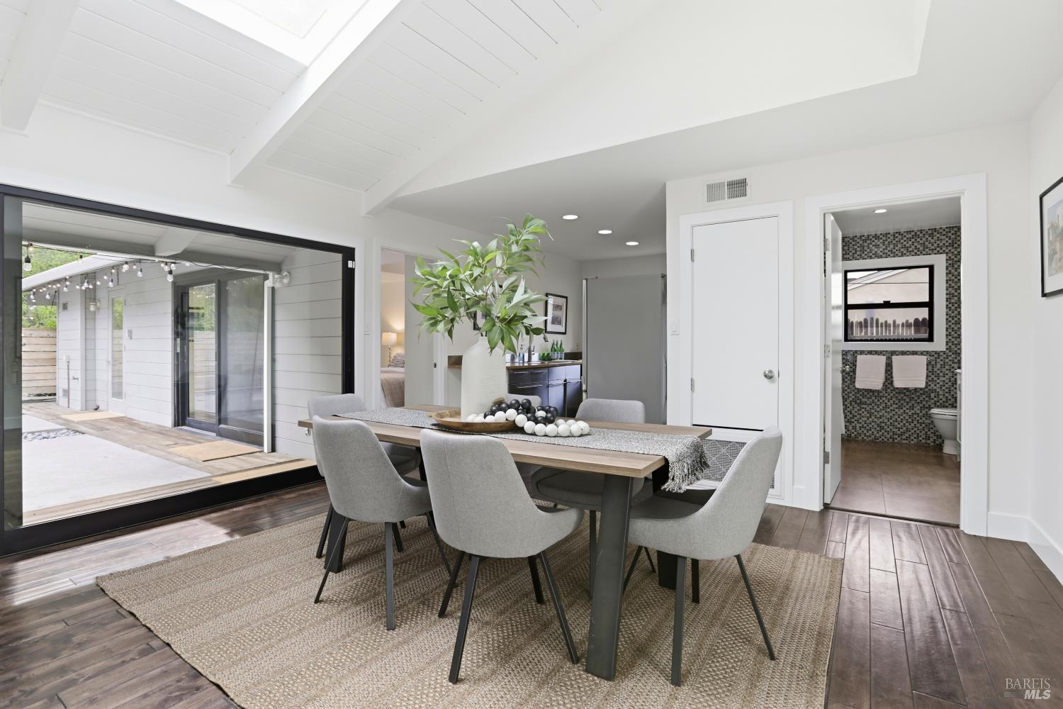 Detail Gallery Image 9 of 22 For 350 Karen Way, Belvedere Tiburon,  CA 94920 - 3 Beds | 3 Baths