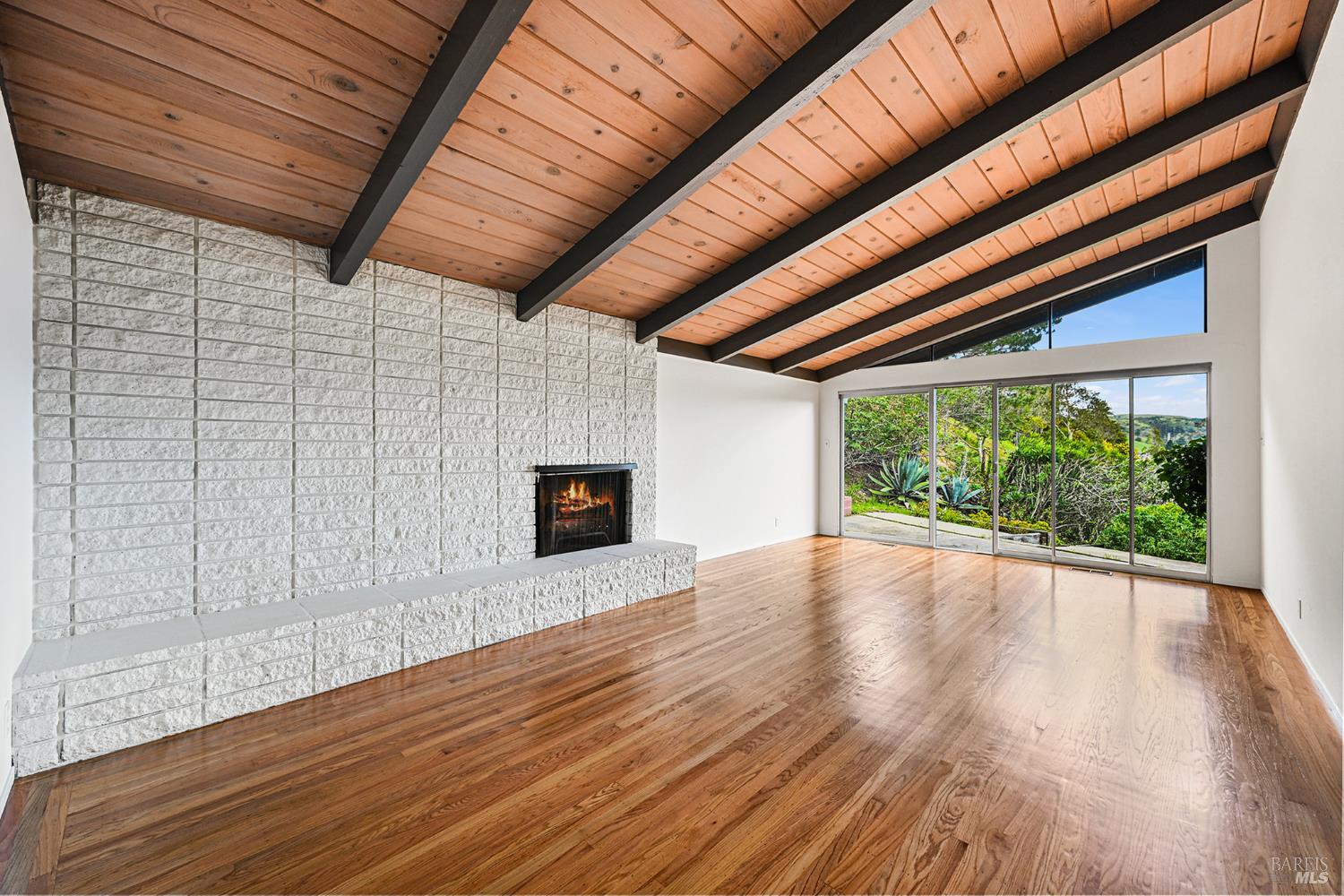 Detail Gallery Image 9 of 65 For 11 Hollyhock Ct, Mill Valley,  CA 94941 - 4 Beds | 2/1 Baths