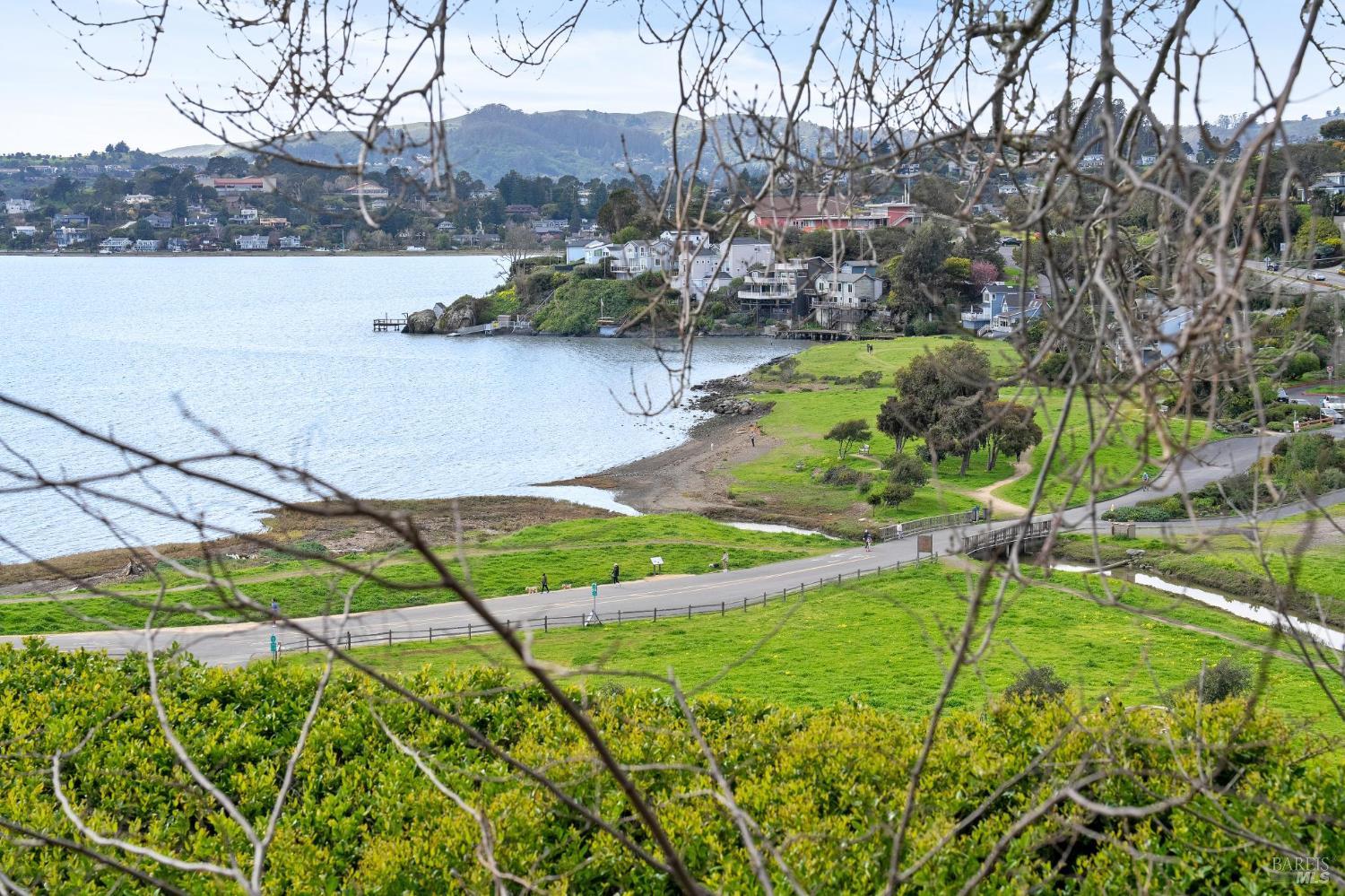 Detail Gallery Image 25 of 51 For 532 Virginia Dr, Tiburon,  CA 94920 - 2 Beds | 1 Baths