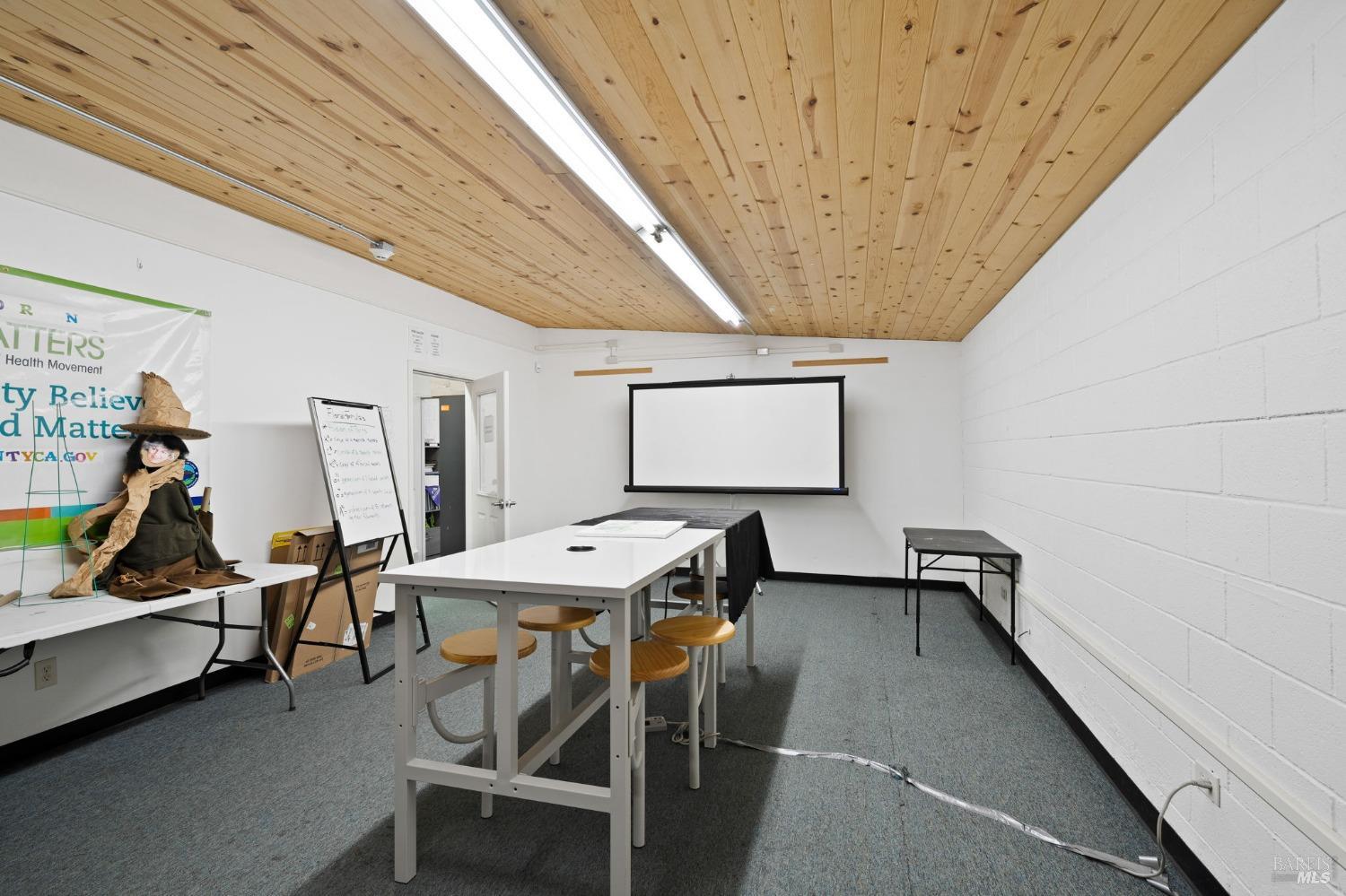 Detail Gallery Image 16 of 36 For 14092 Lakeshore Dr, Clearlake,  CA 95422 - – Beds | – Baths