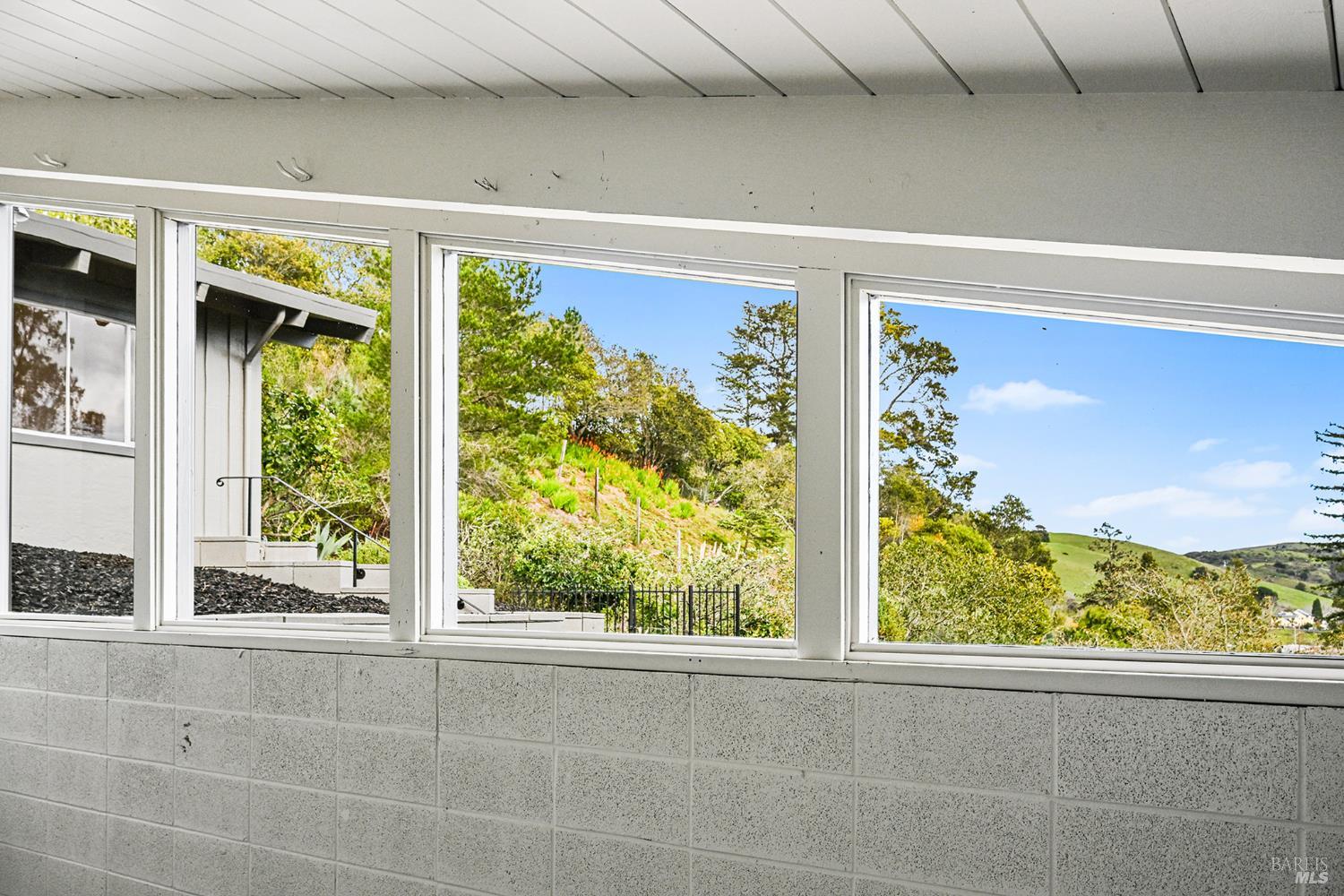 Detail Gallery Image 51 of 65 For 11 Hollyhock Ct, Mill Valley,  CA 94941 - 4 Beds | 2/1 Baths