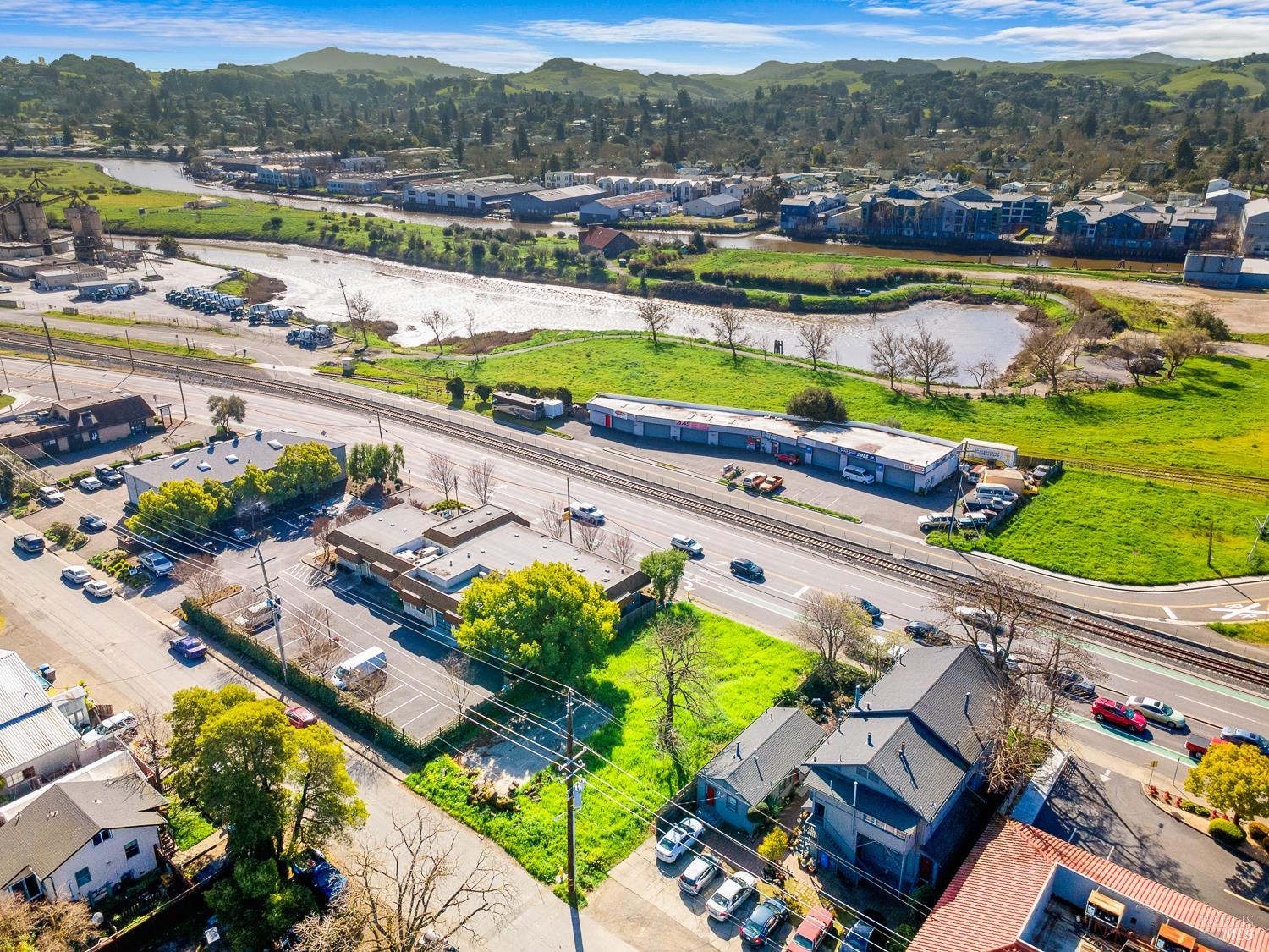 Detail Gallery Image 5 of 19 For 315 Lakeville St, Petaluma,  CA 94952 - – Beds | – Baths