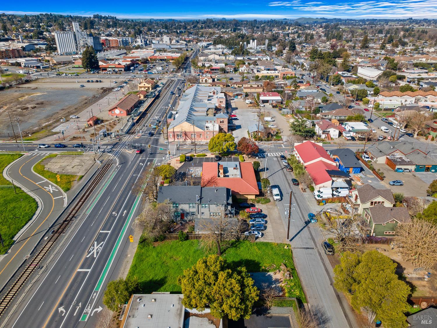 Detail Gallery Image 11 of 19 For 315 Lakeville St, Petaluma,  CA 94952 - – Beds | – Baths