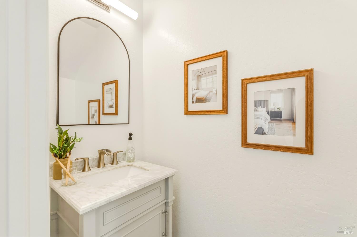 Detail Gallery Image 15 of 19 For 229 Marin Valley Dr, Novato,  CA 94949 - 2 Beds | 1/1 Baths