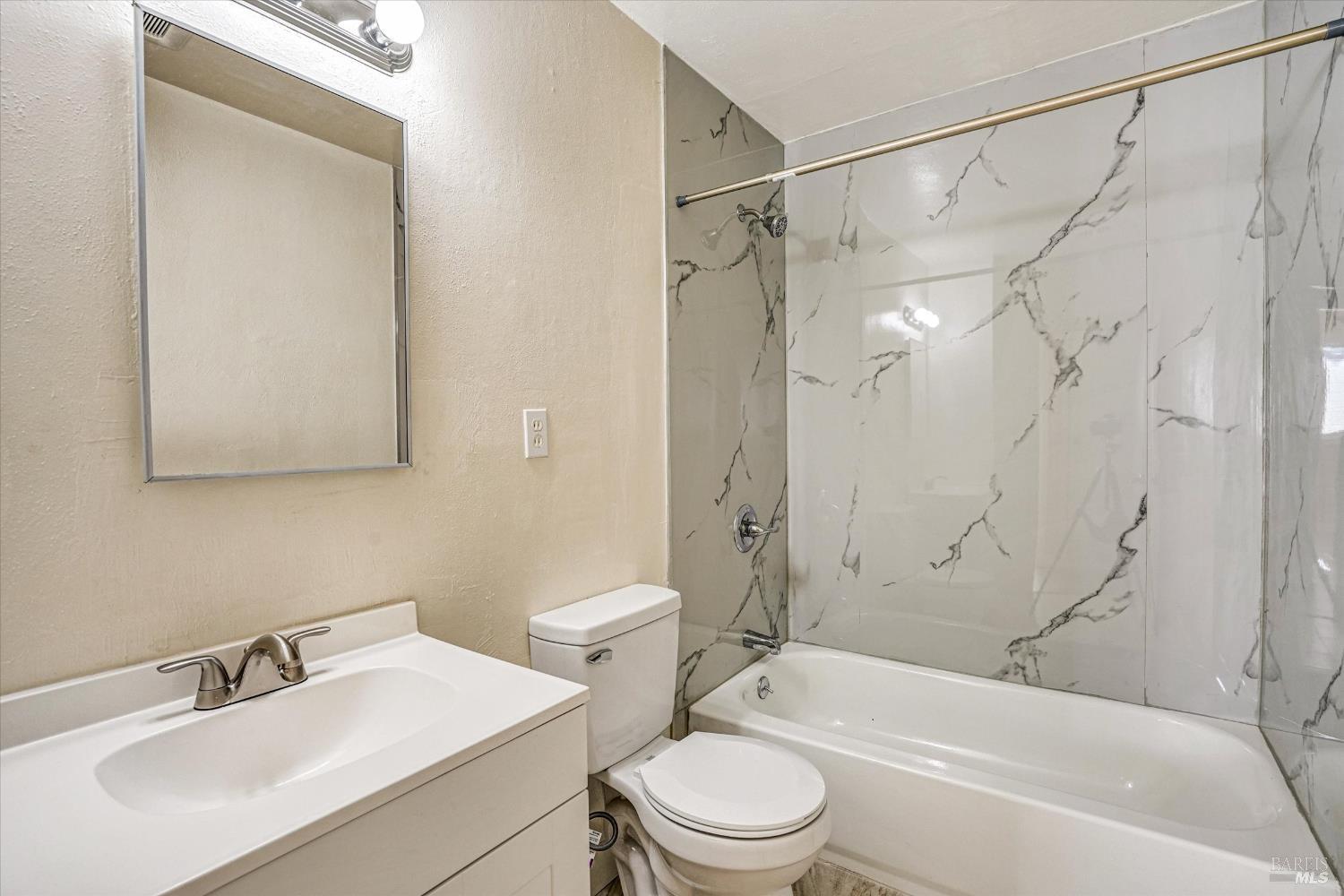 Detail Gallery Image 18 of 32 For 452 Wilshire Ave, Vallejo,  CA 94591 - 4 Beds | 3 Baths