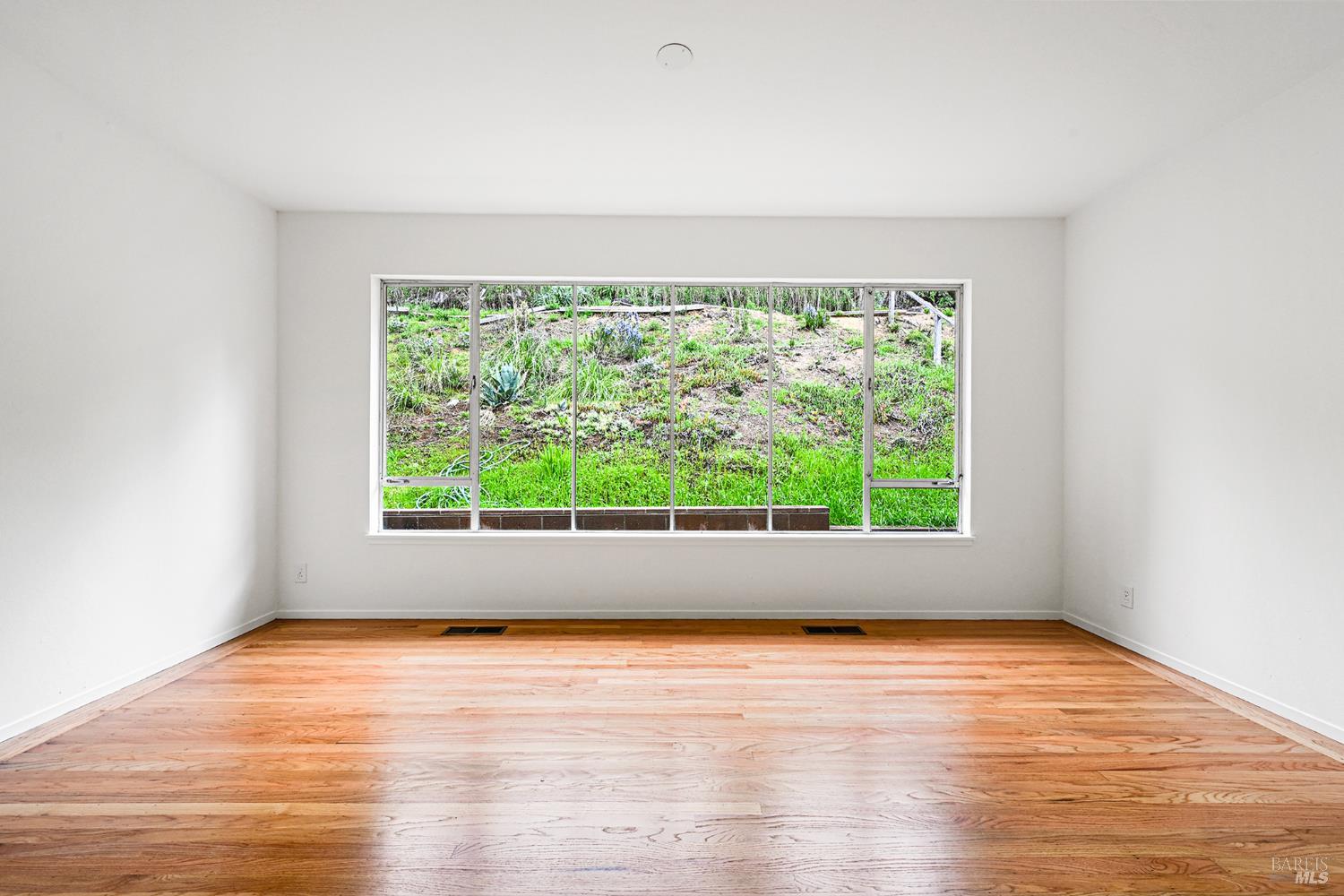 Detail Gallery Image 16 of 65 For 11 Hollyhock Ct, Mill Valley,  CA 94941 - 4 Beds | 2/1 Baths