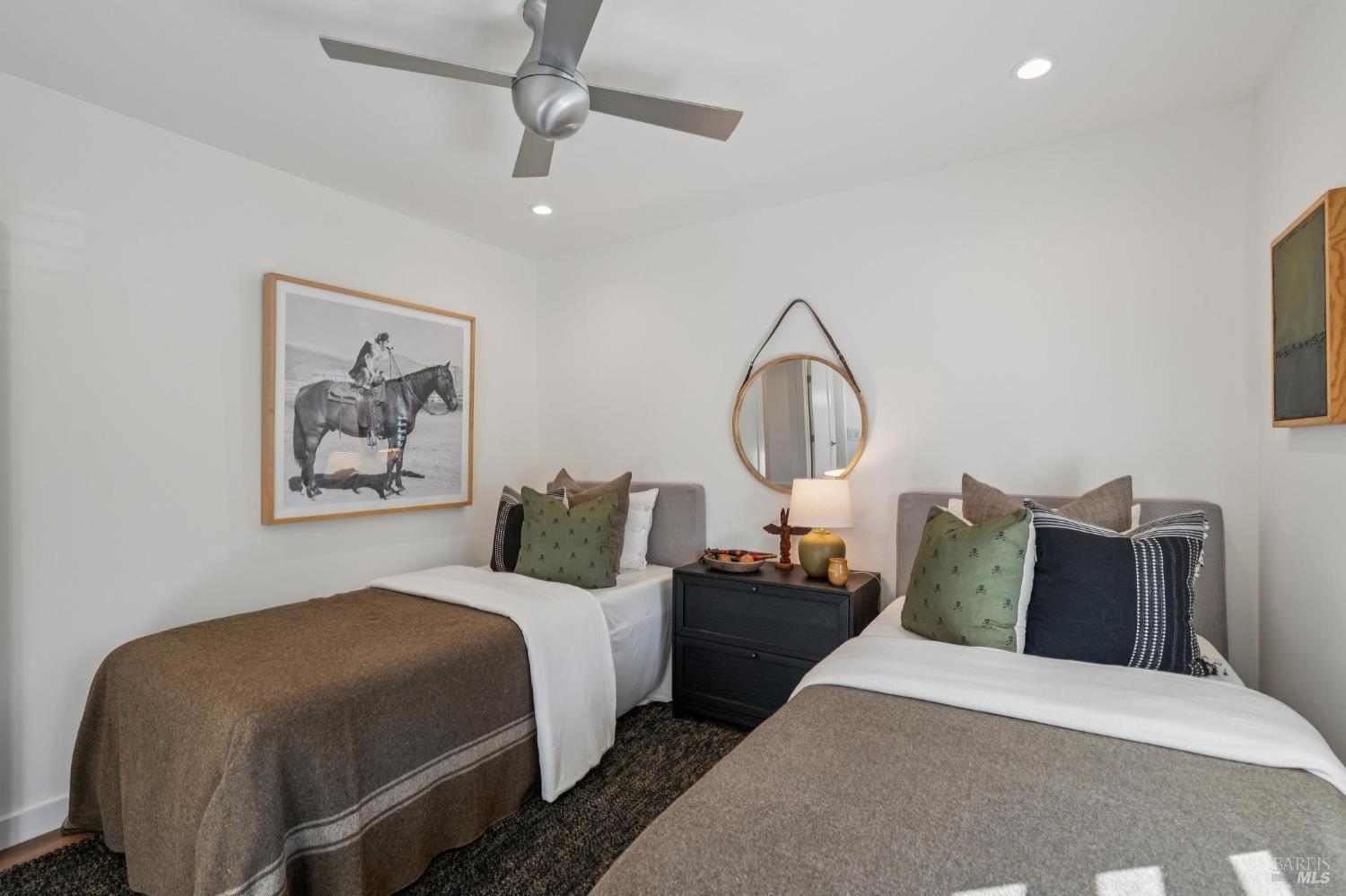 Detail Gallery Image 29 of 54 For 122 Blackfield Dr, Tiburon,  CA 94920 - 2 Beds | 2 Baths