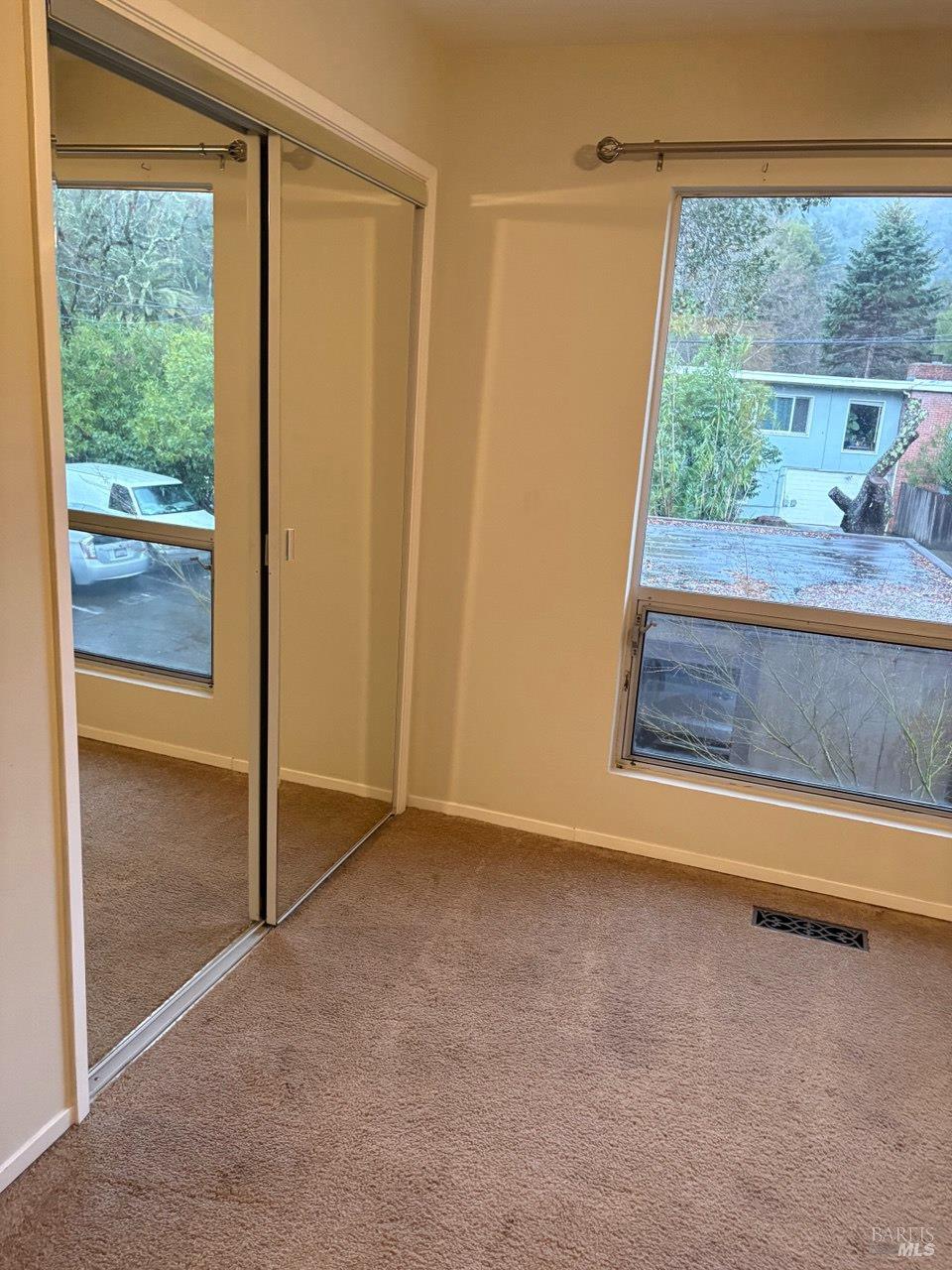 Detail Gallery Image 3 of 26 For 323 Bolinas Rd, Fairfax,  CA 94930 - 2 Beds | 1/1 Baths