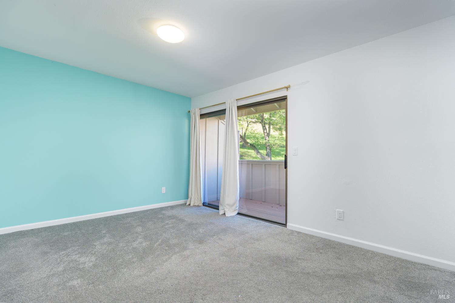 Detail Gallery Image 13 of 27 For 19 Burdell Ct, Novato,  CA 94949 - 2 Beds | 1/1 Baths