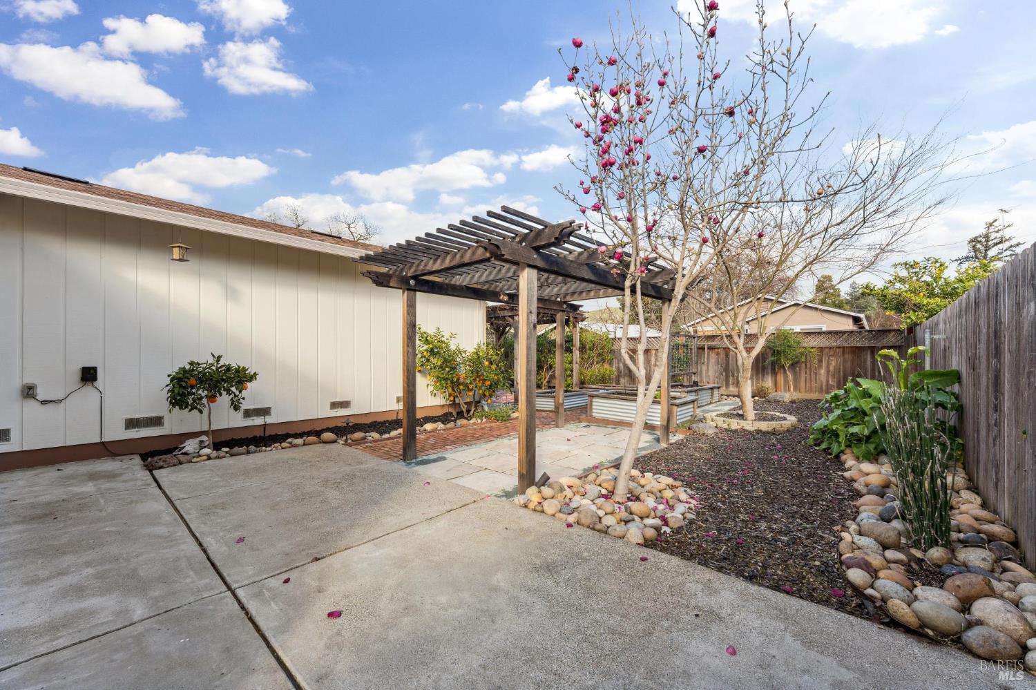 Detail Gallery Image 42 of 59 For 18023 Mulberry Ave, Sonoma,  CA 95476 - 2 Beds | 1 Baths