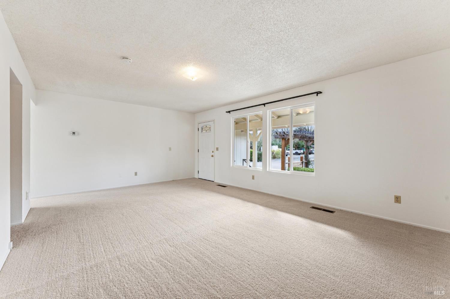 Detail Gallery Image 13 of 59 For 18023 Mulberry Ave, Sonoma,  CA 95476 - 2 Beds | 1 Baths