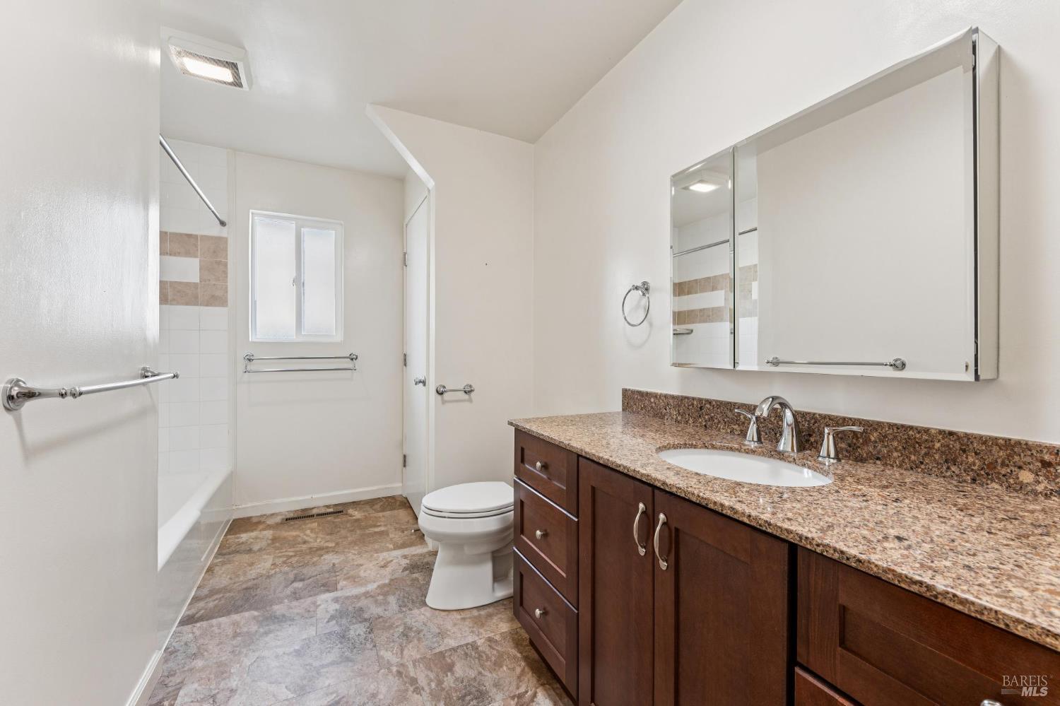 Detail Gallery Image 29 of 59 For 18023 Mulberry Ave, Sonoma,  CA 95476 - 2 Beds | 1 Baths