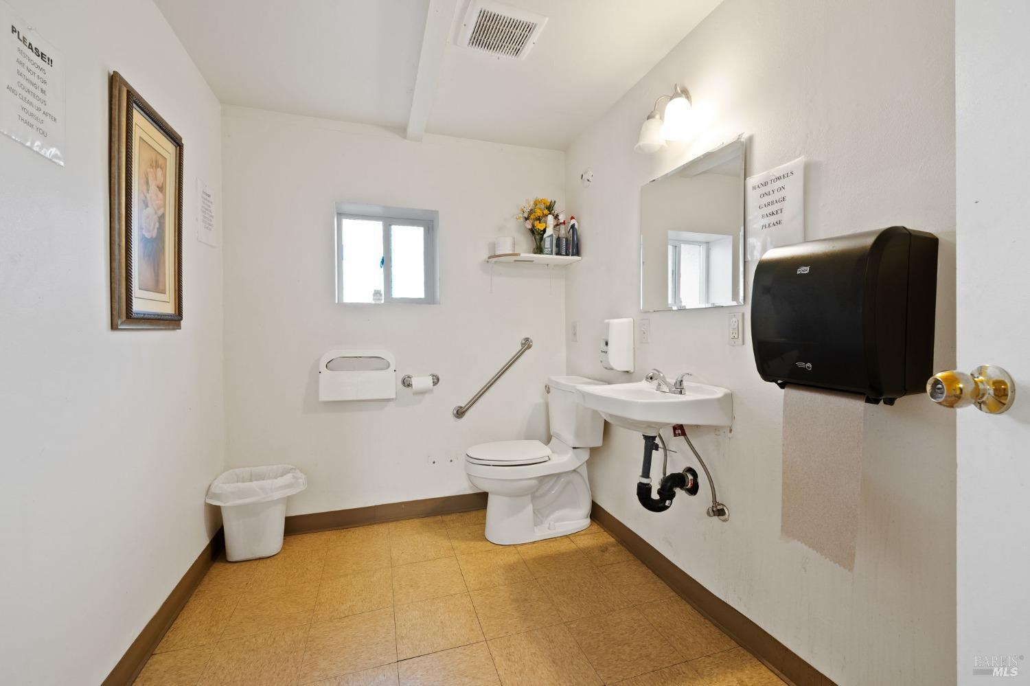 Detail Gallery Image 19 of 36 For 14092 Lakeshore Dr, Clearlake,  CA 95422 - – Beds | – Baths