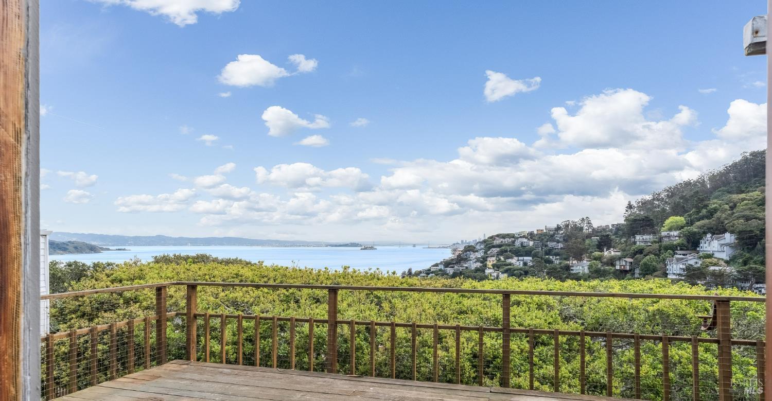 Detail Gallery Image 7 of 15 For 134 Crescent Ave, Sausalito,  CA 94965 - 4 Beds | 2 Baths