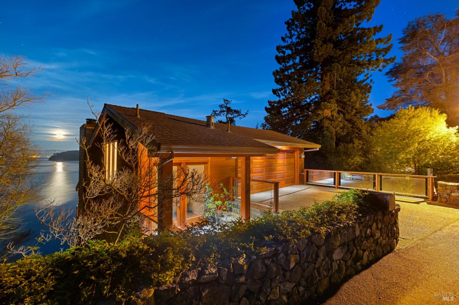 Detail Gallery Image 35 of 47 For 266 Bayview Ave, Belvedere,  CA 94920 - 5 Beds | 3/1 Baths