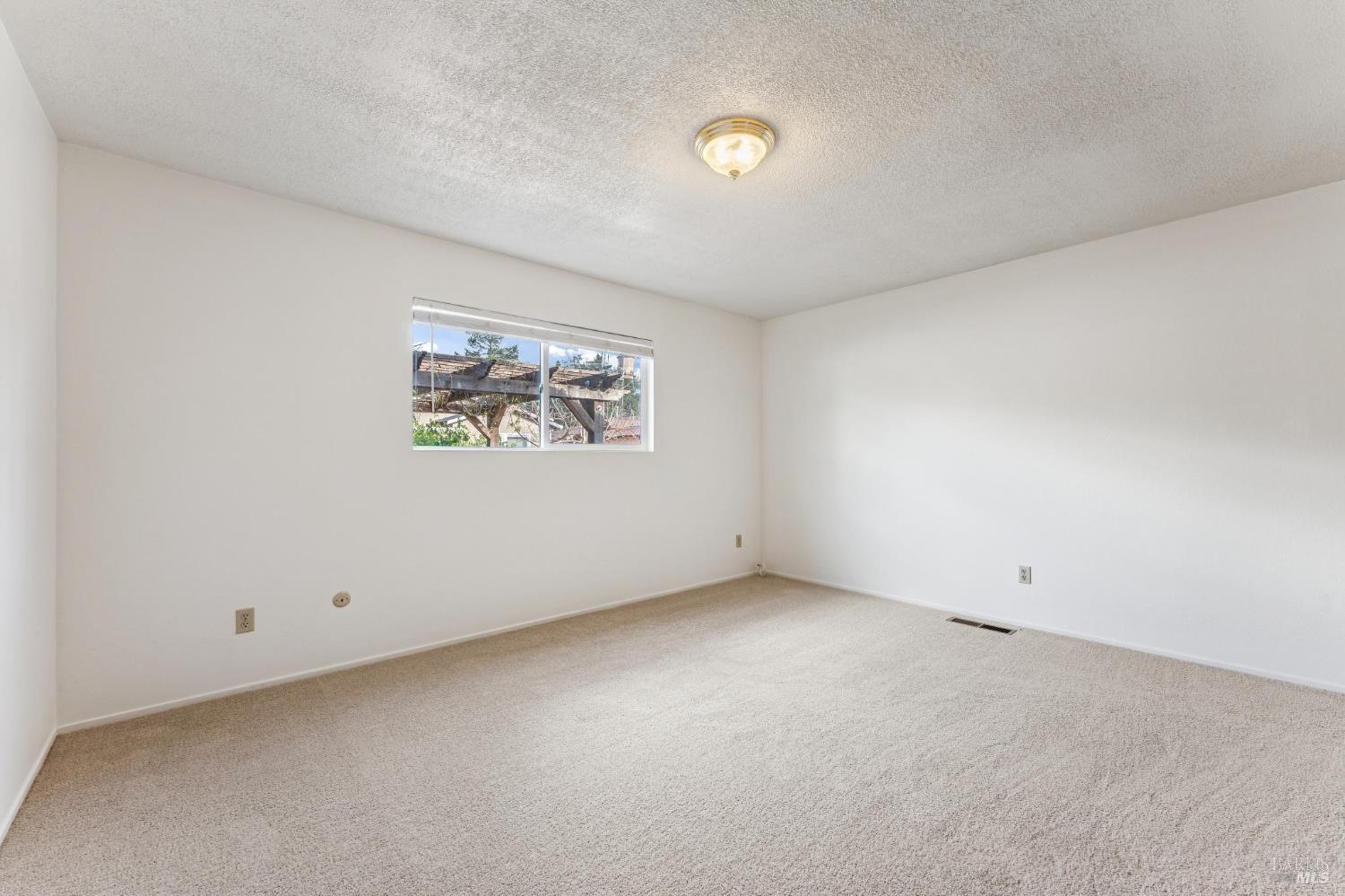 Detail Gallery Image 37 of 59 For 18023 Mulberry Ave, Sonoma,  CA 95476 - 2 Beds | 1 Baths