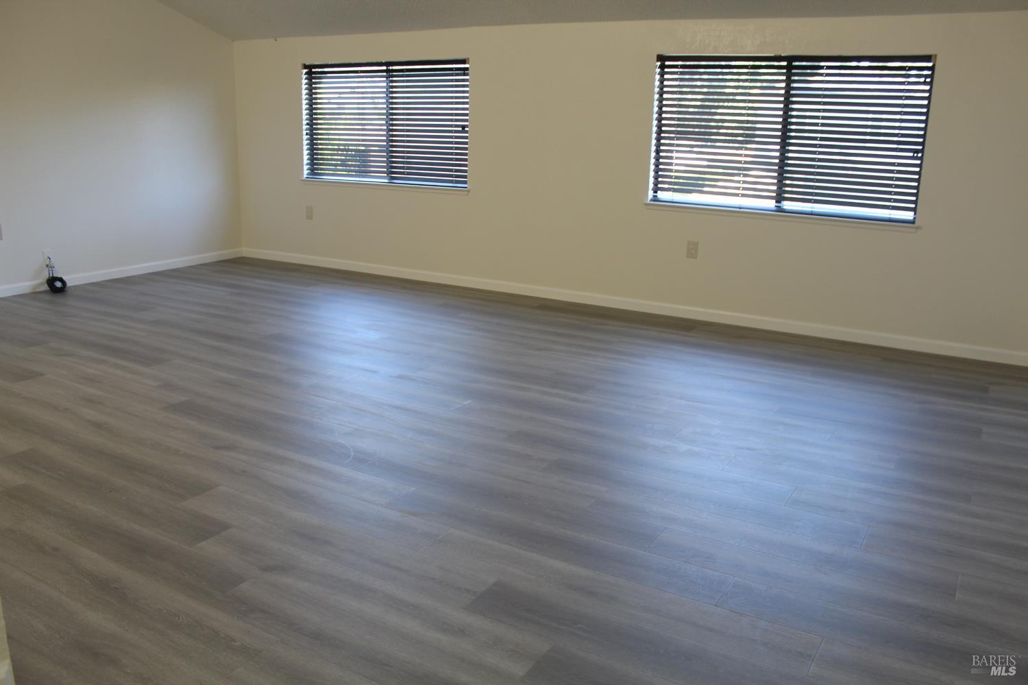 Detail Gallery Image 9 of 55 For 1031 Suffolk Way, Fairfield,  CA 94533 - 4 Beds | 2/1 Baths