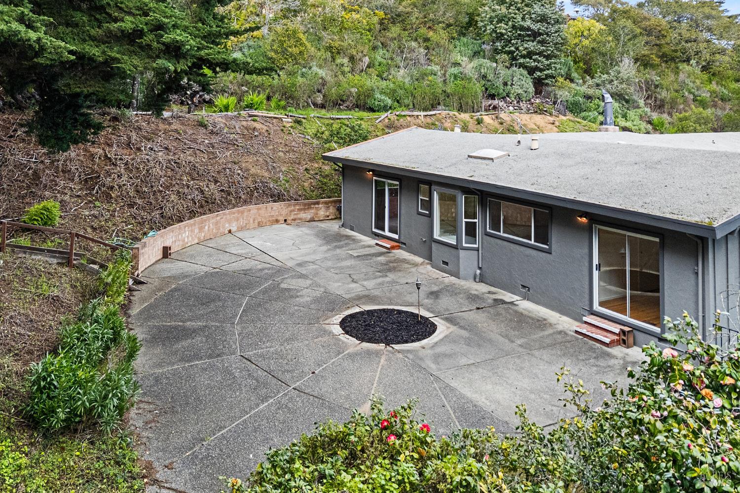 Detail Gallery Image 4 of 65 For 11 Hollyhock Ct, Mill Valley,  CA 94941 - 4 Beds | 2/1 Baths